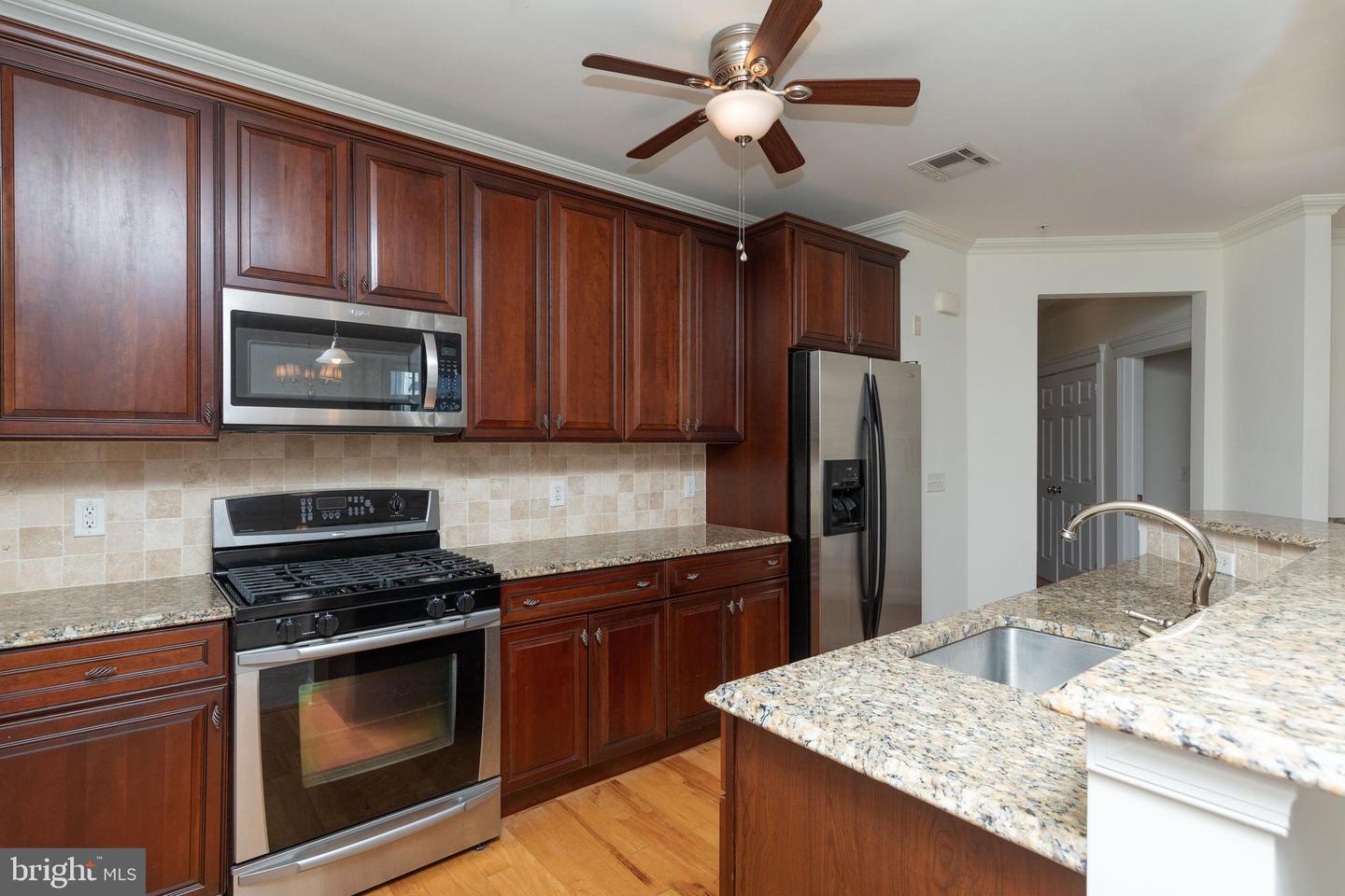 200 W Elm St #1203