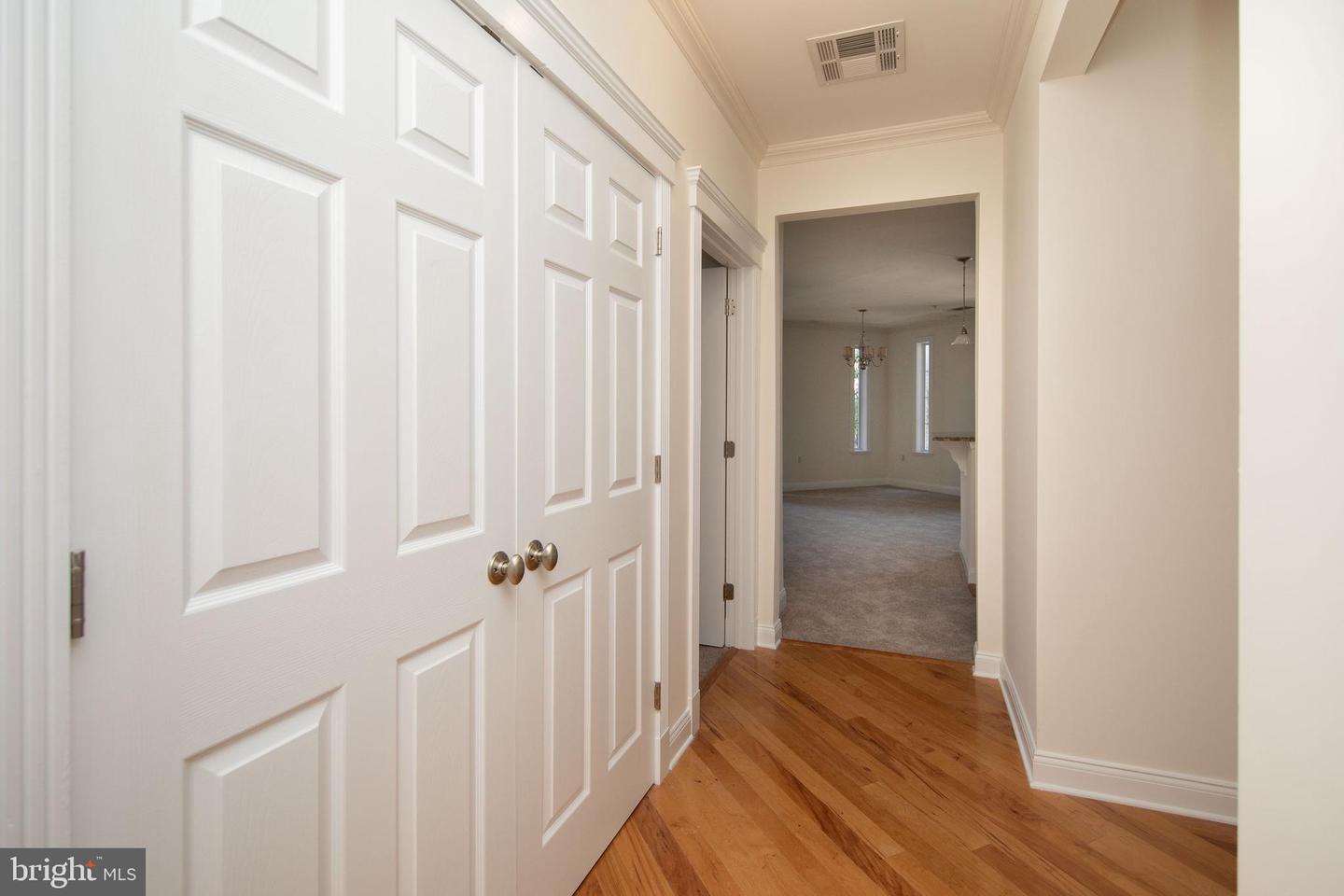 200 W Elm St #1203