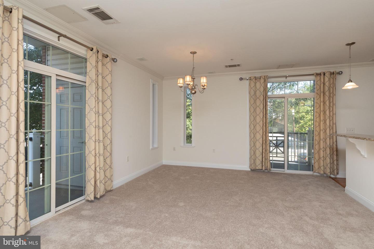 200 W Elm St #1203