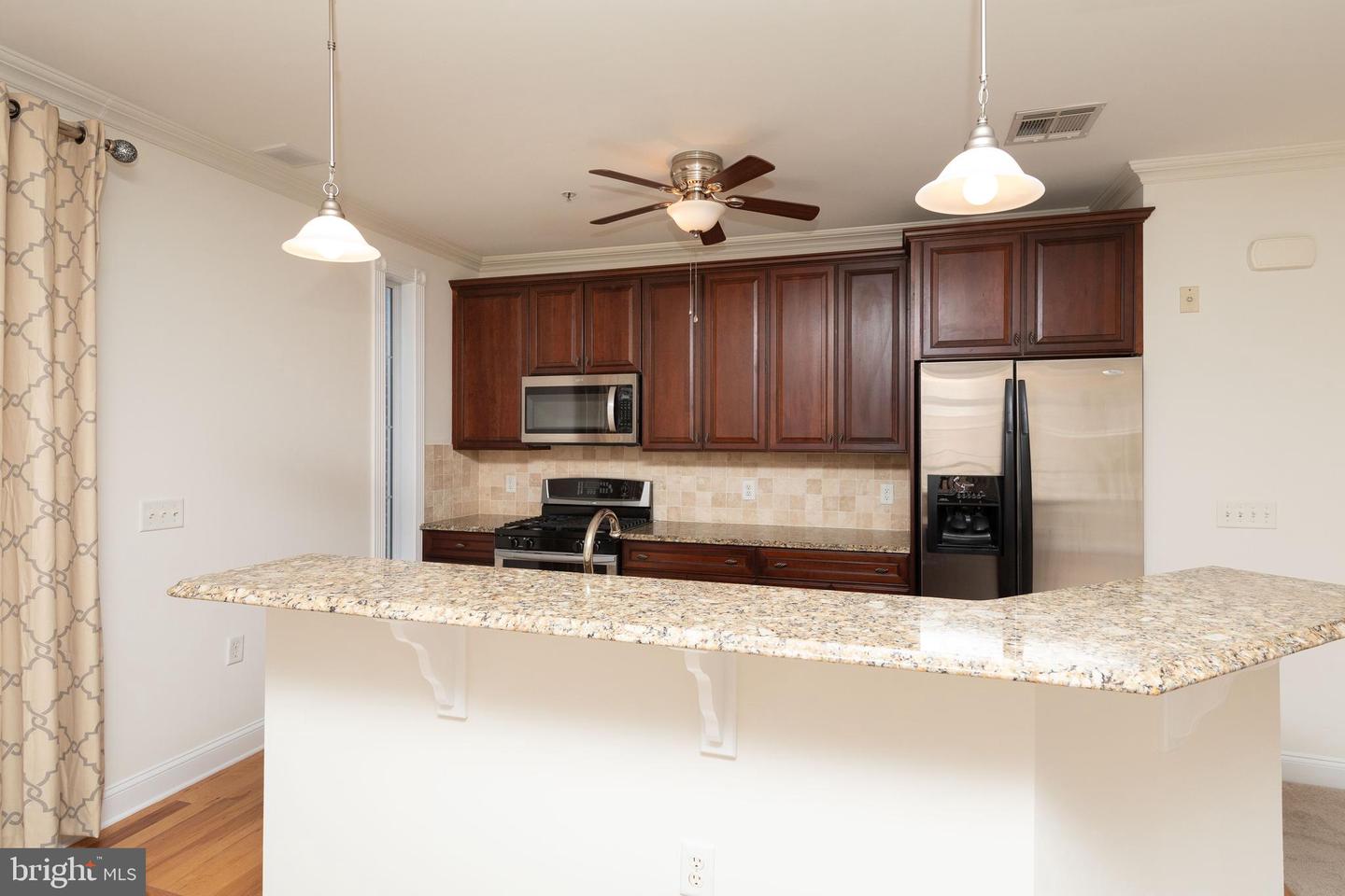 200 W Elm St #1203