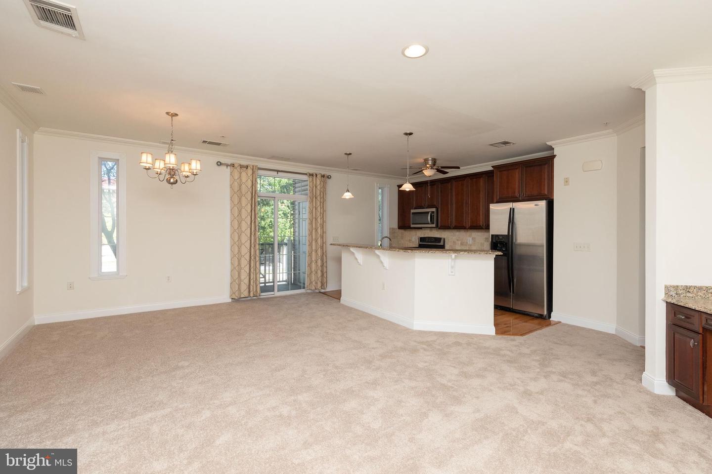 200 W Elm St #1203