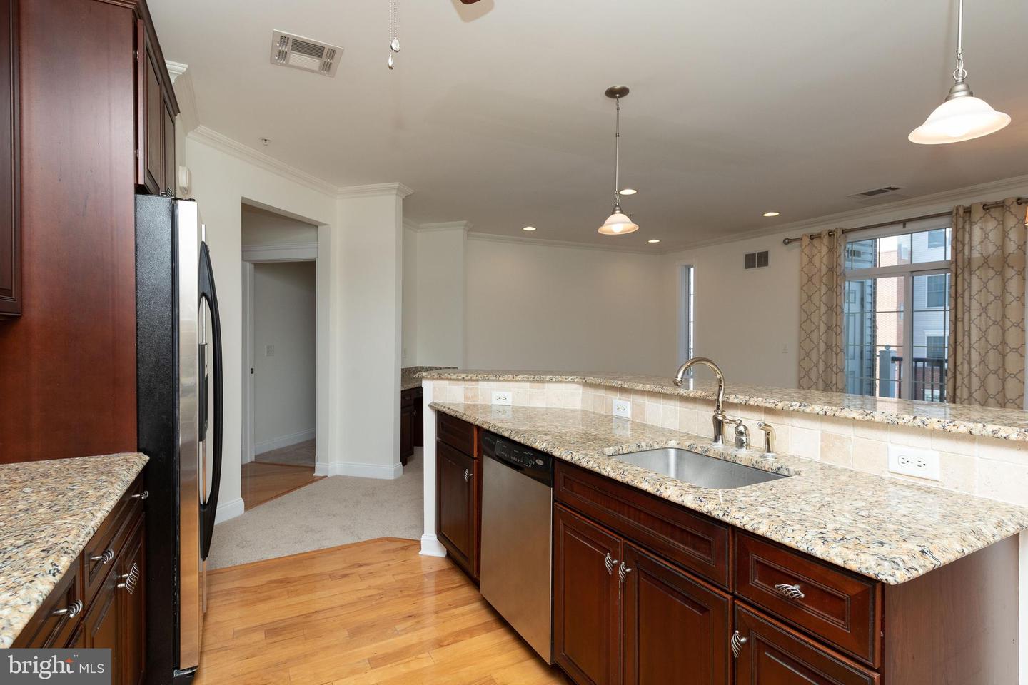 200 W Elm St #1203