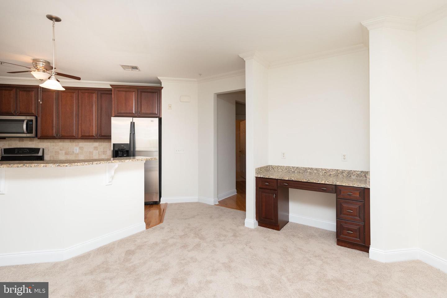 200 W Elm St #1203