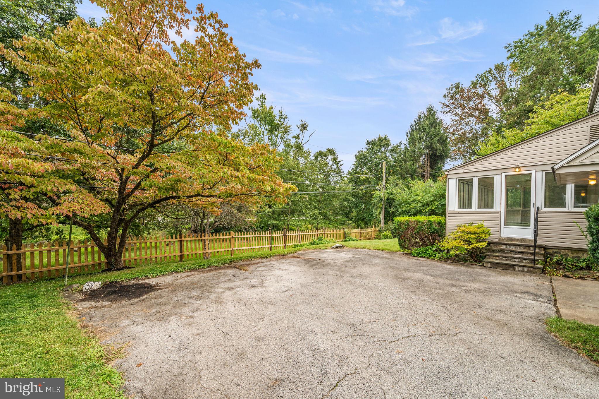 411 Parkview Dr