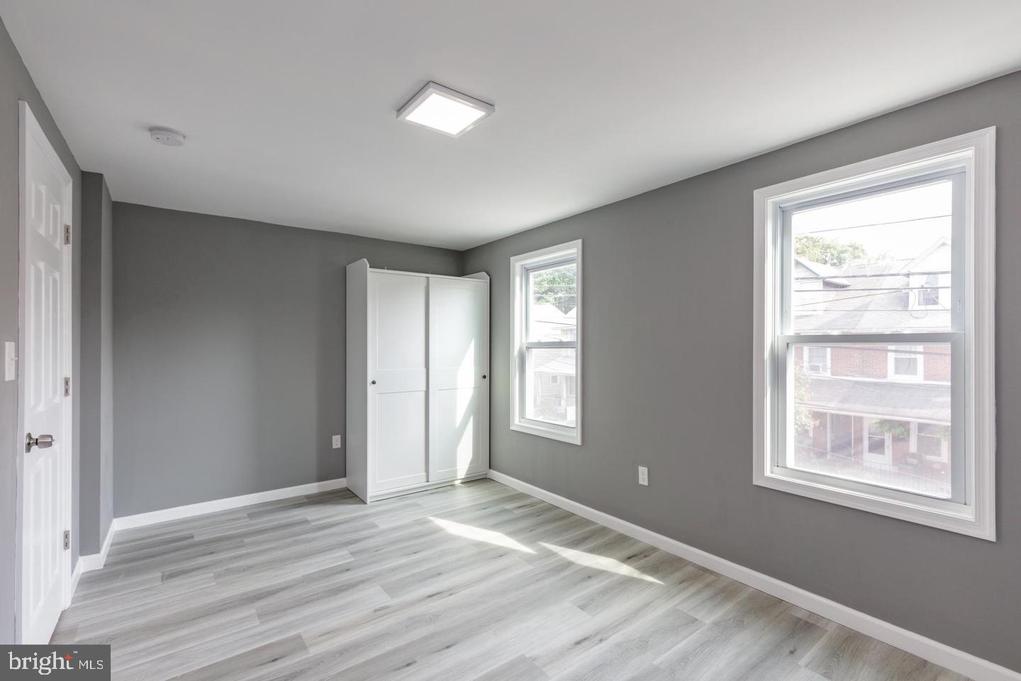 452 Old Elm St