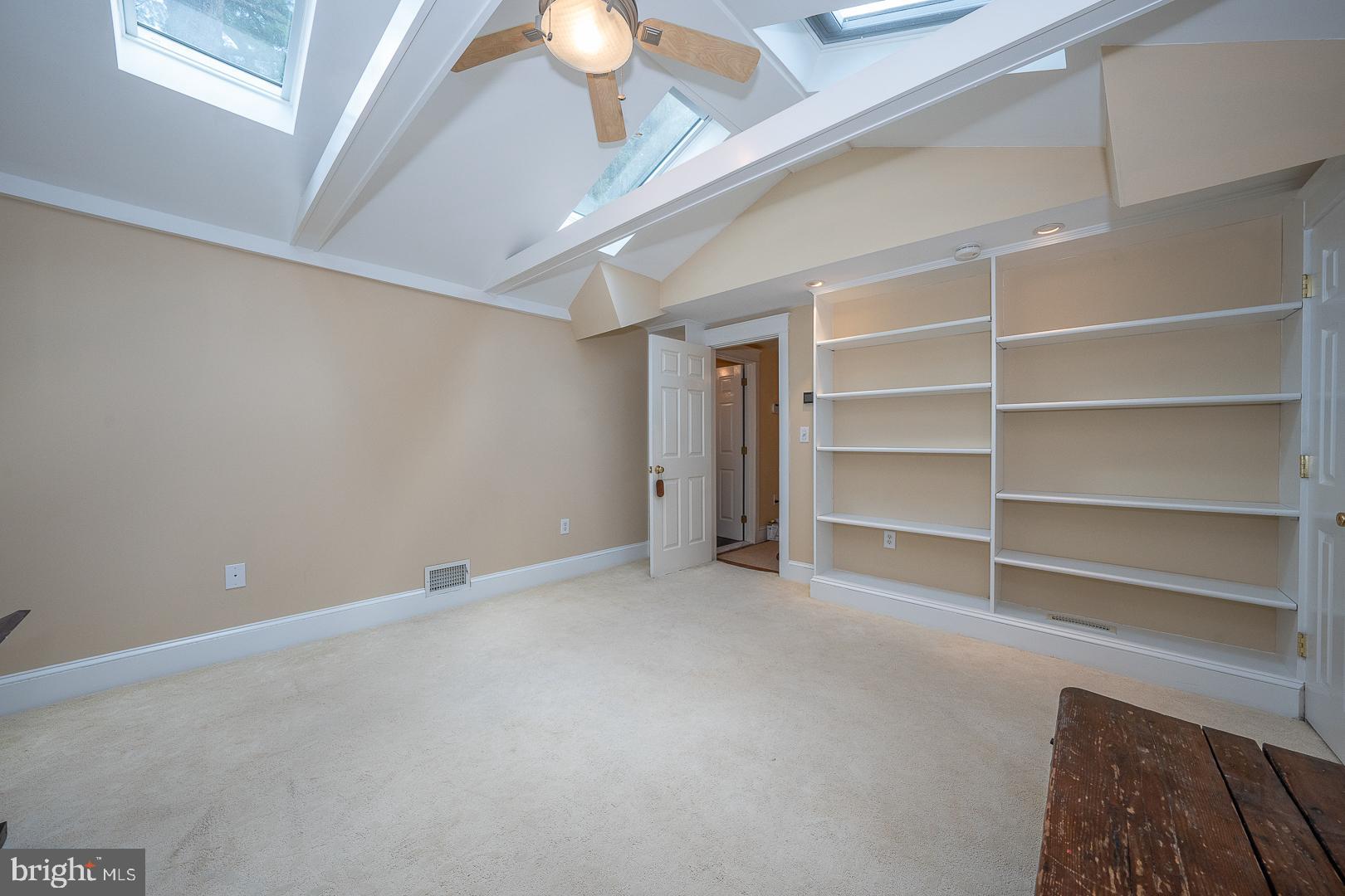 258 Walnut St