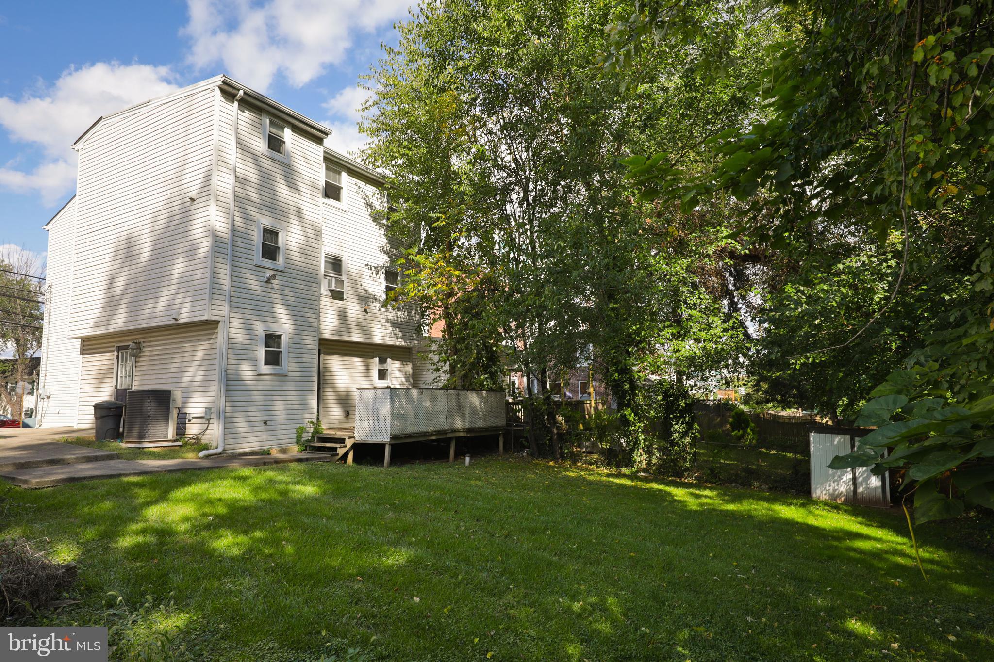 203 Ford St