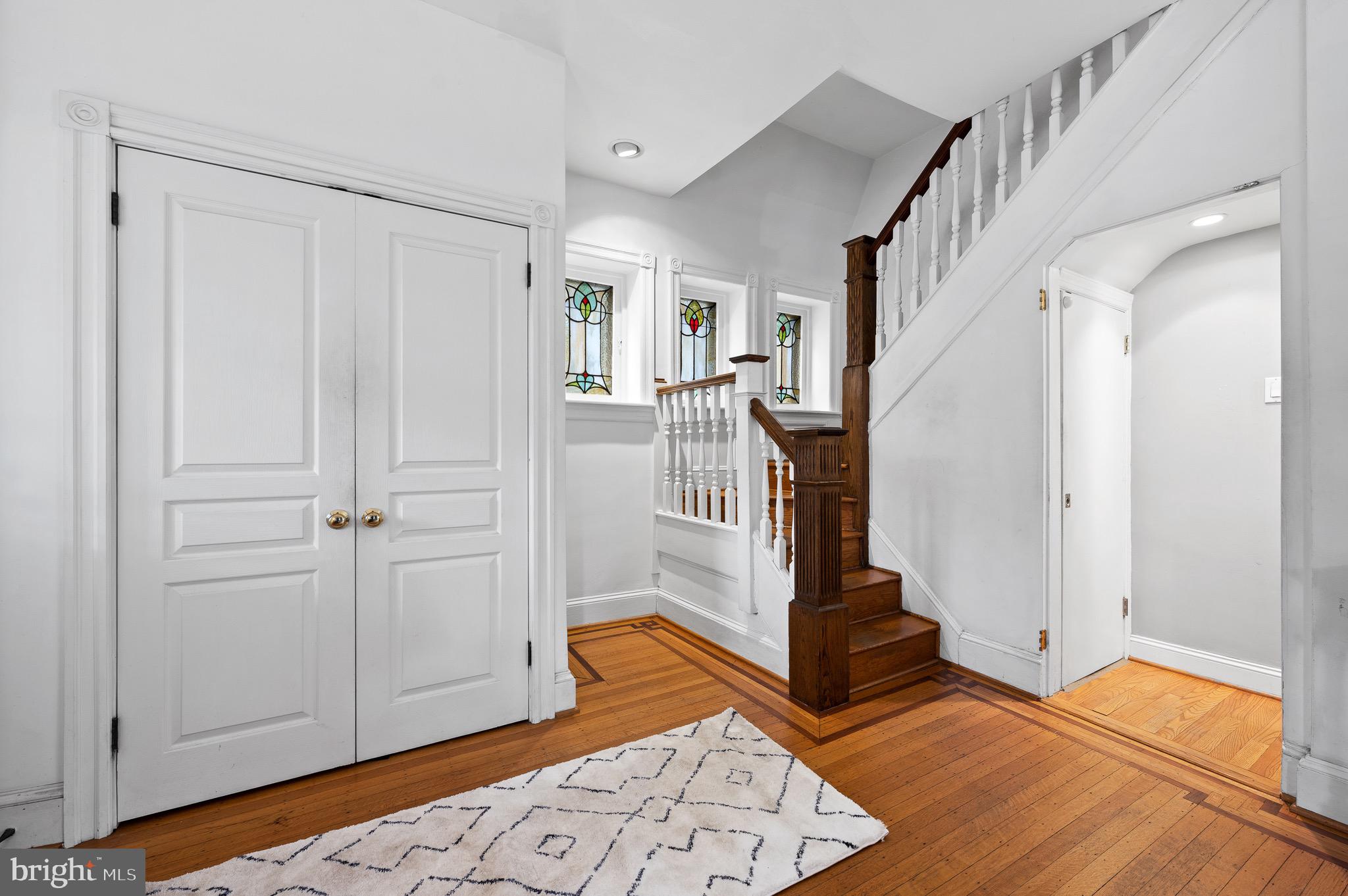 229 N Essex Ave