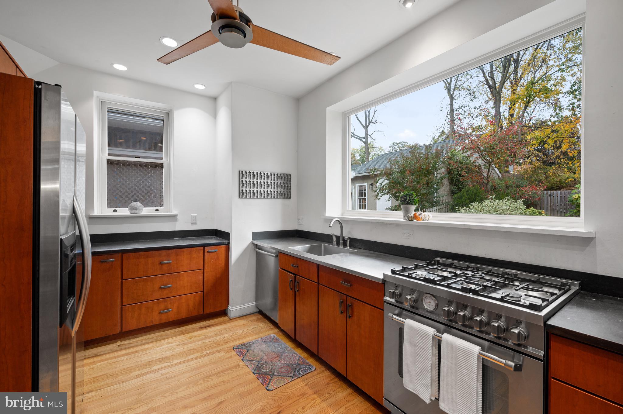 229 N Essex Ave