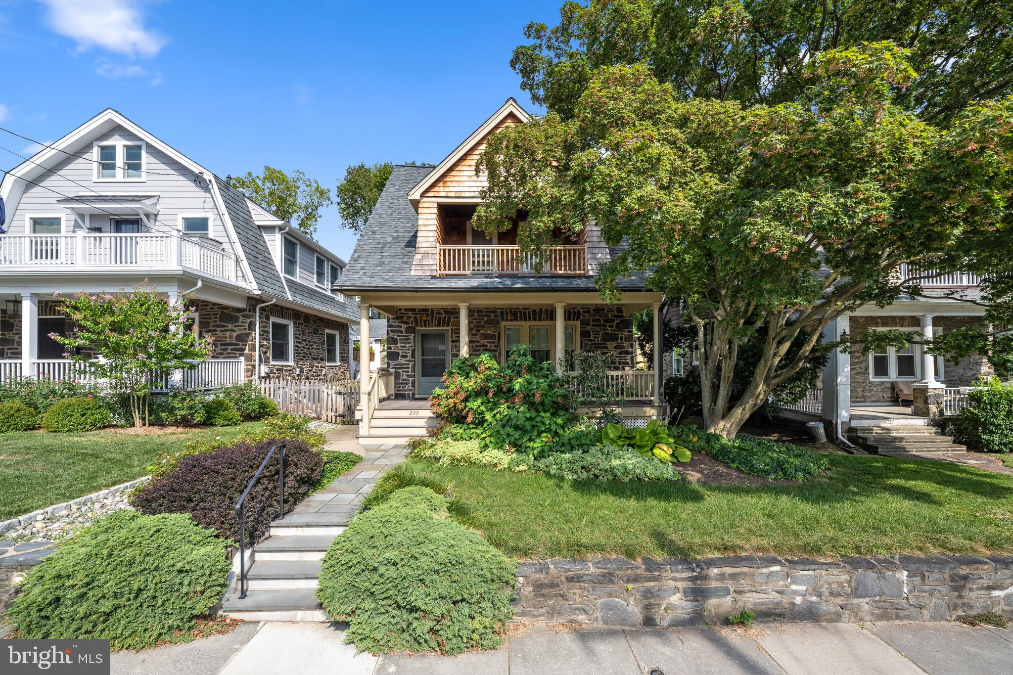 229 N Essex Ave