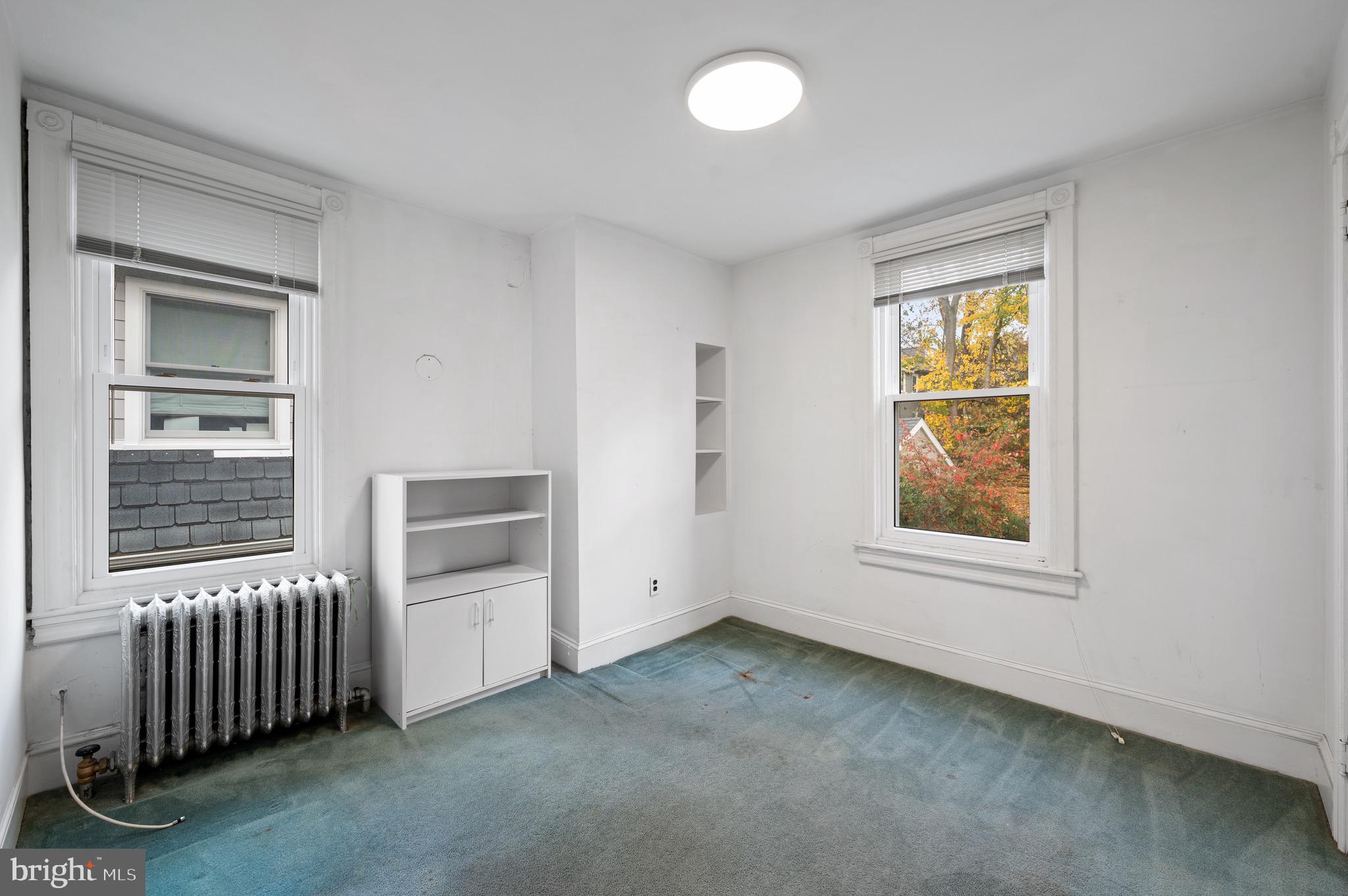 229 N Essex Ave