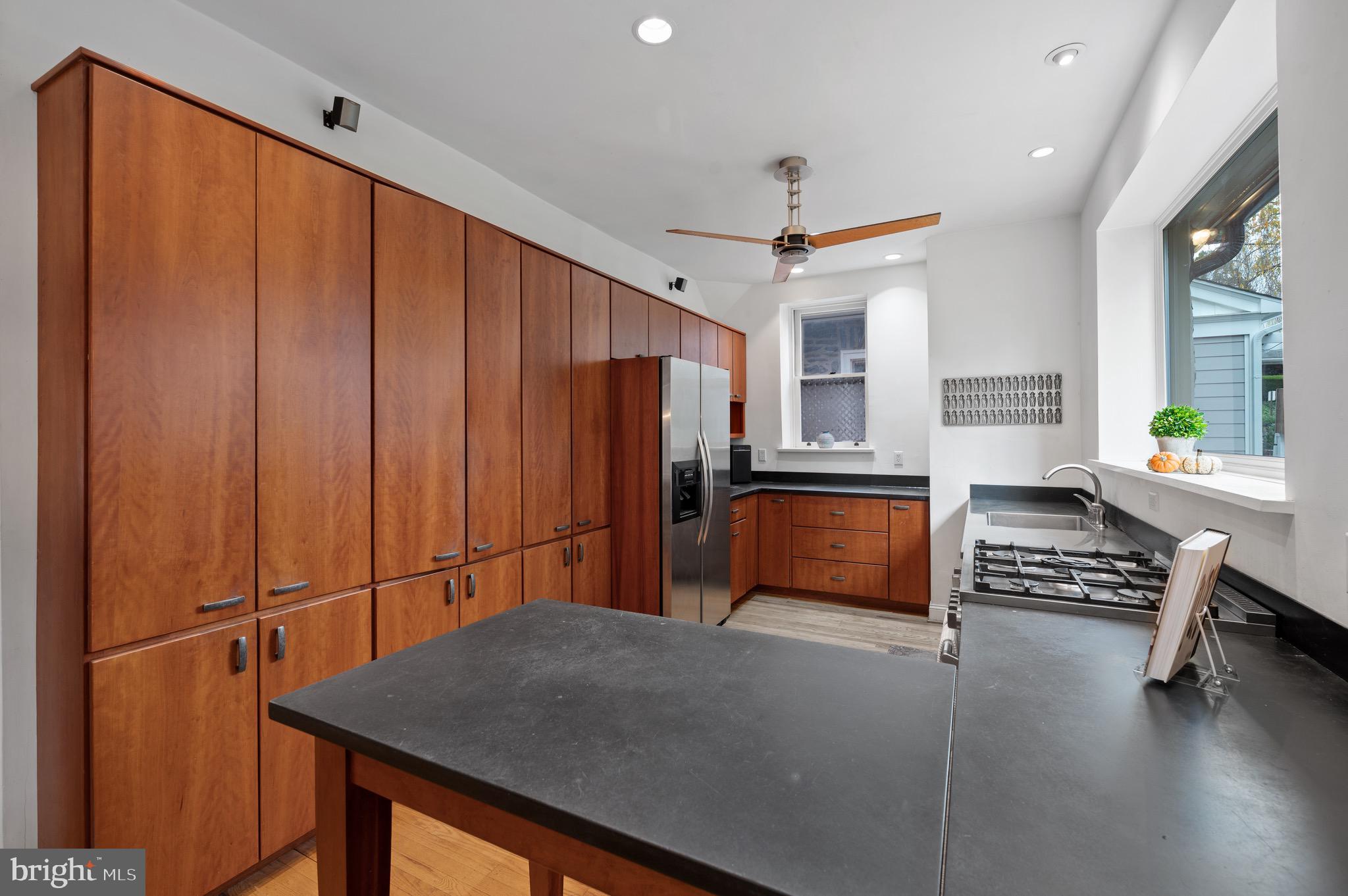 229 N Essex Ave