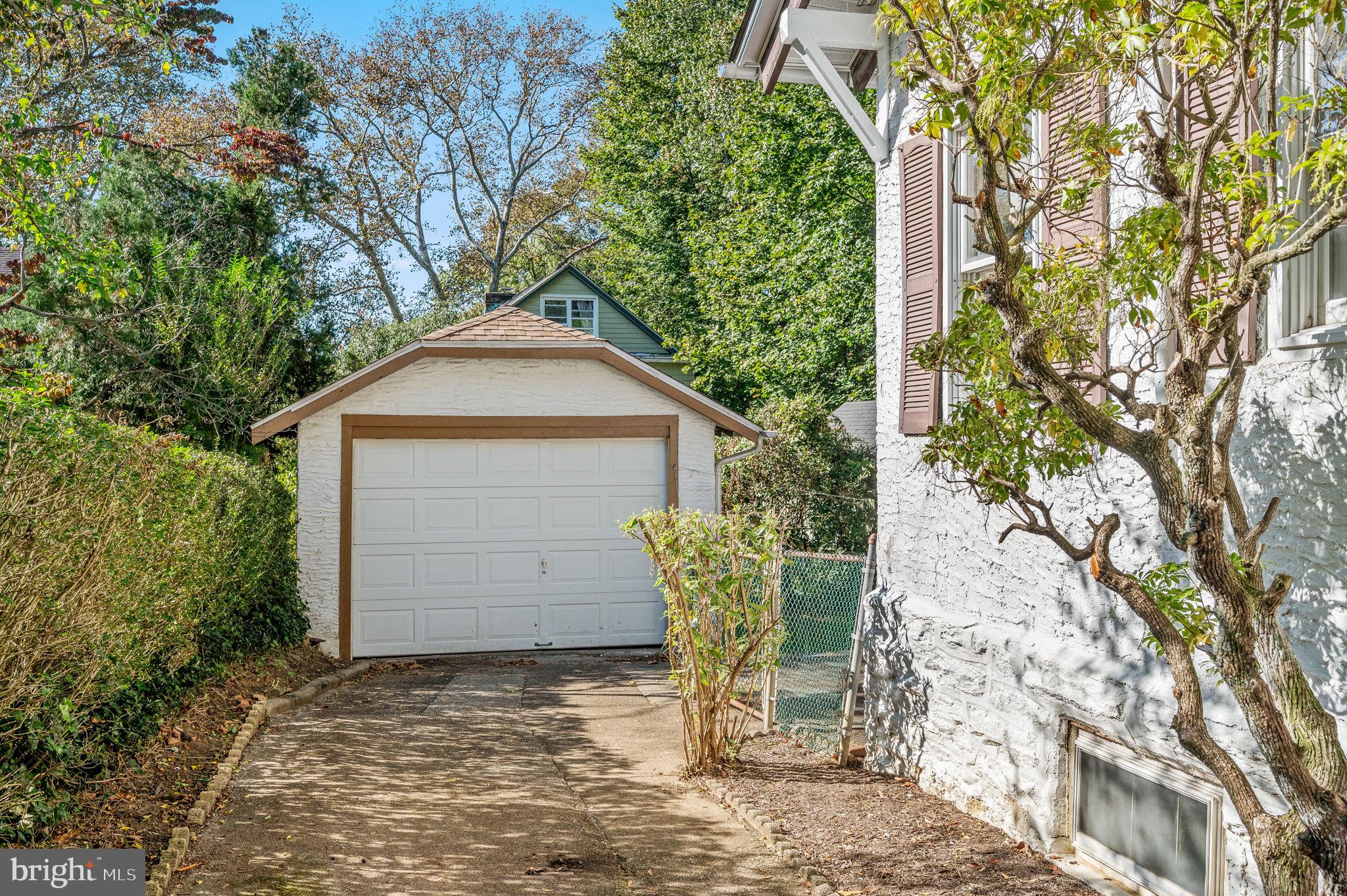 8224 Cadwalader