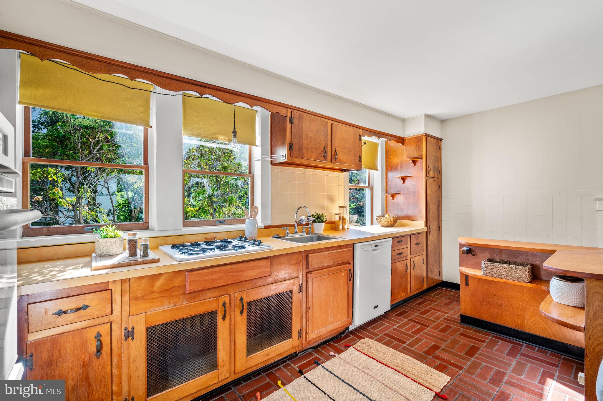 8224 Cadwalader