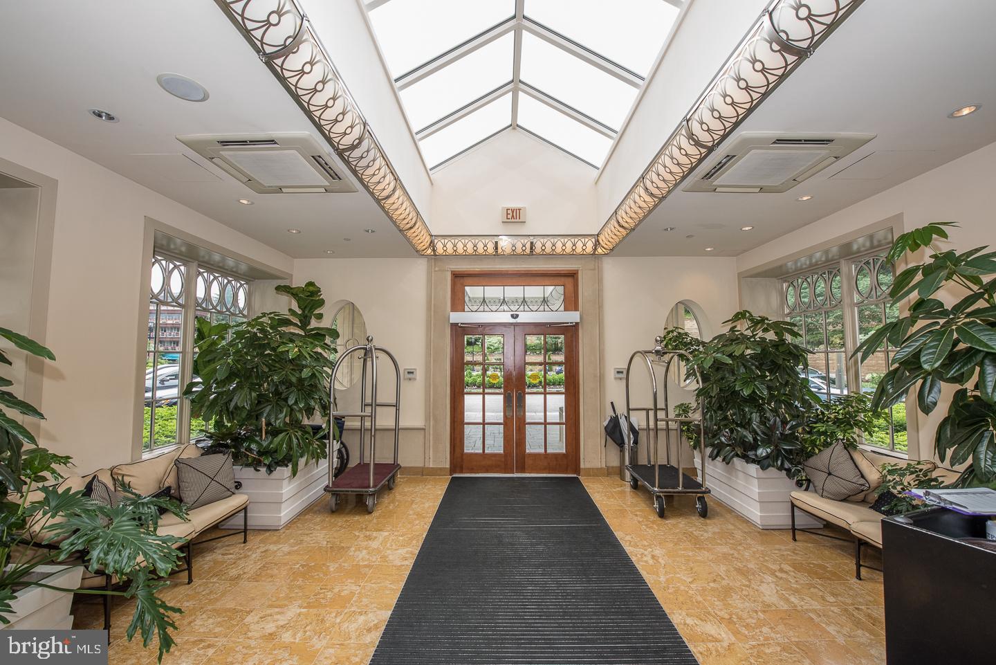 190 Presidential Blvd #611