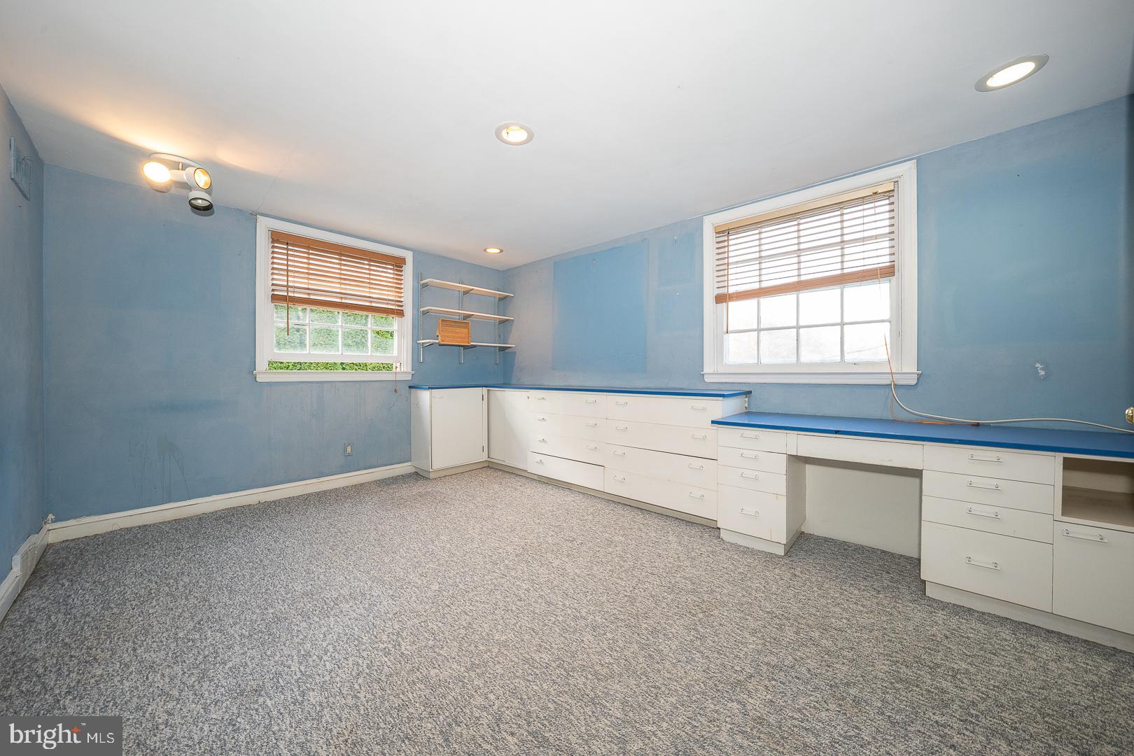 27 Levering Cir