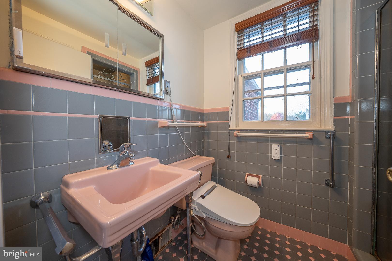 27 Levering Cir