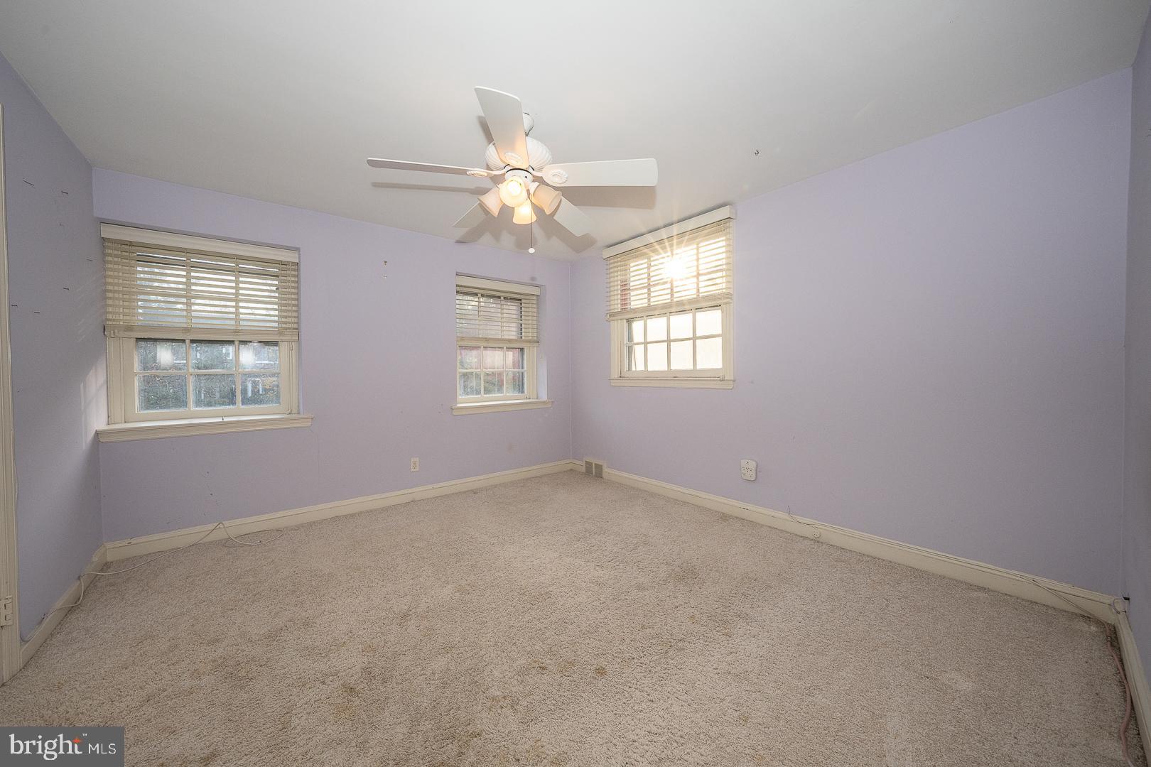27 Levering Cir