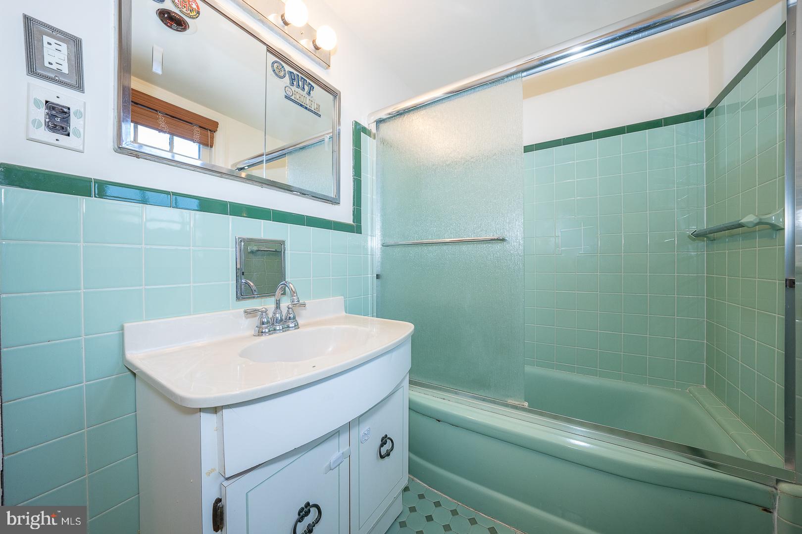 27 Levering Cir