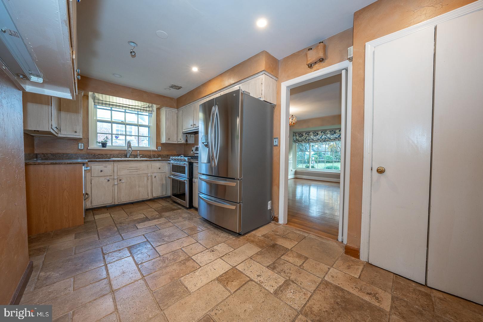 27 Levering Cir