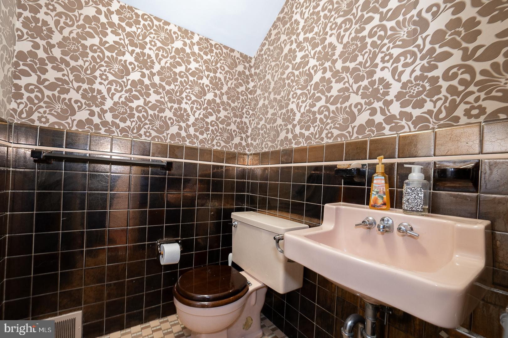 27 Levering Cir