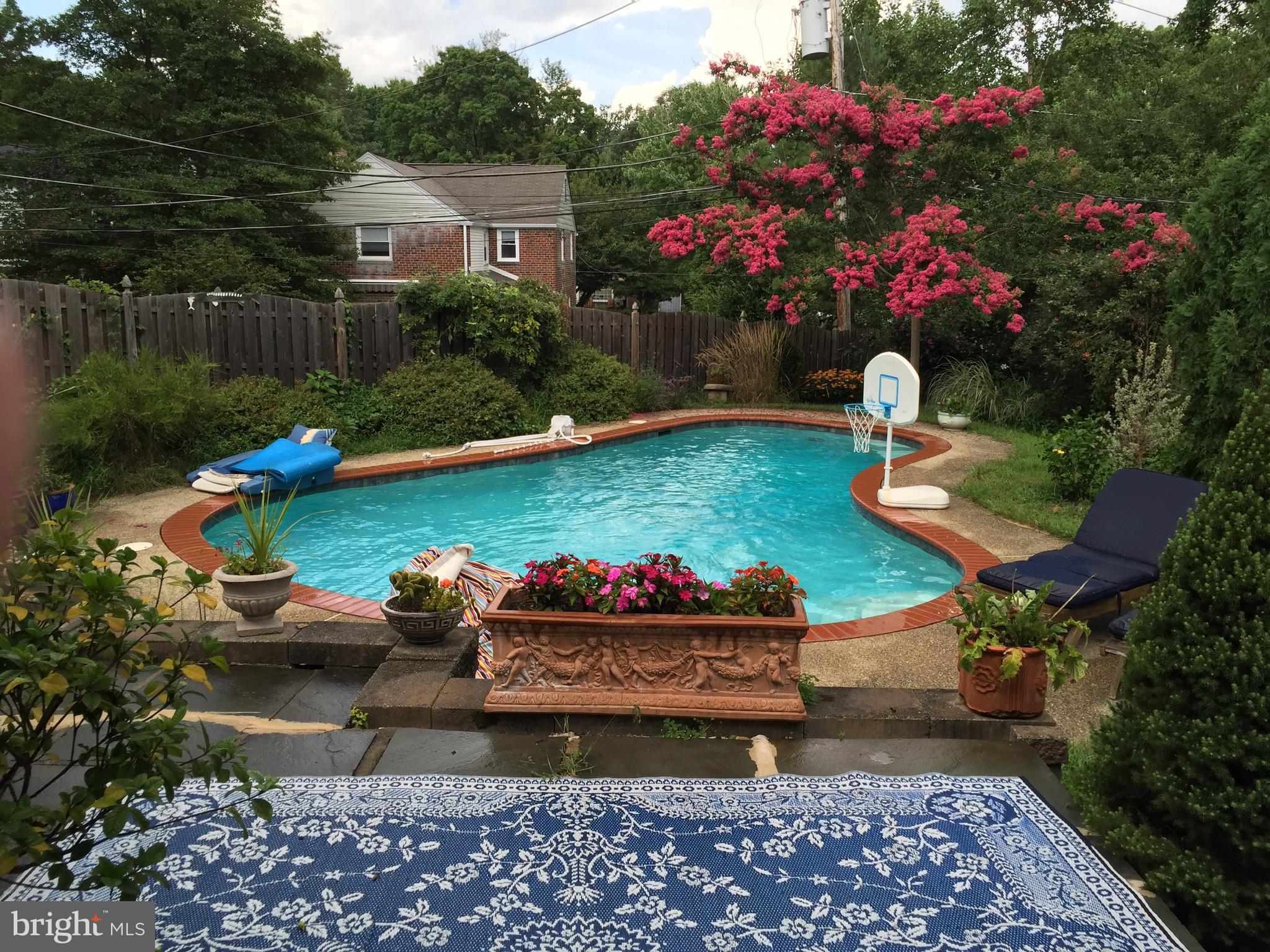 27 Levering Cir