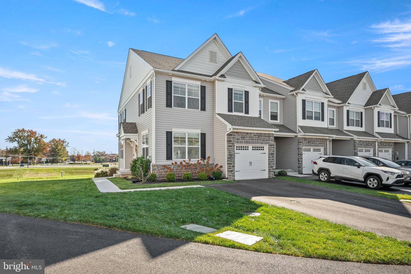 140 Larrabee Way