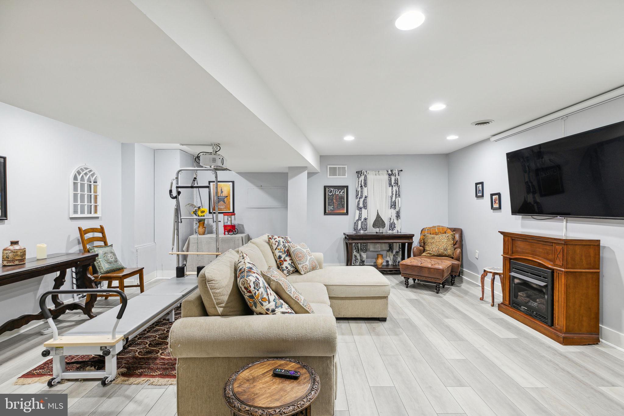 540 Haverford Rd #9