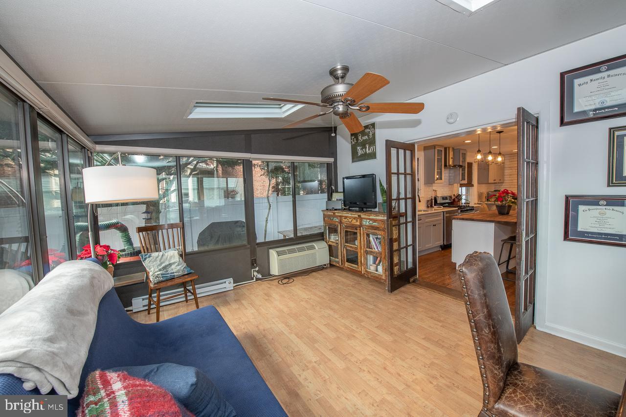 1046 Montgomery Ave
