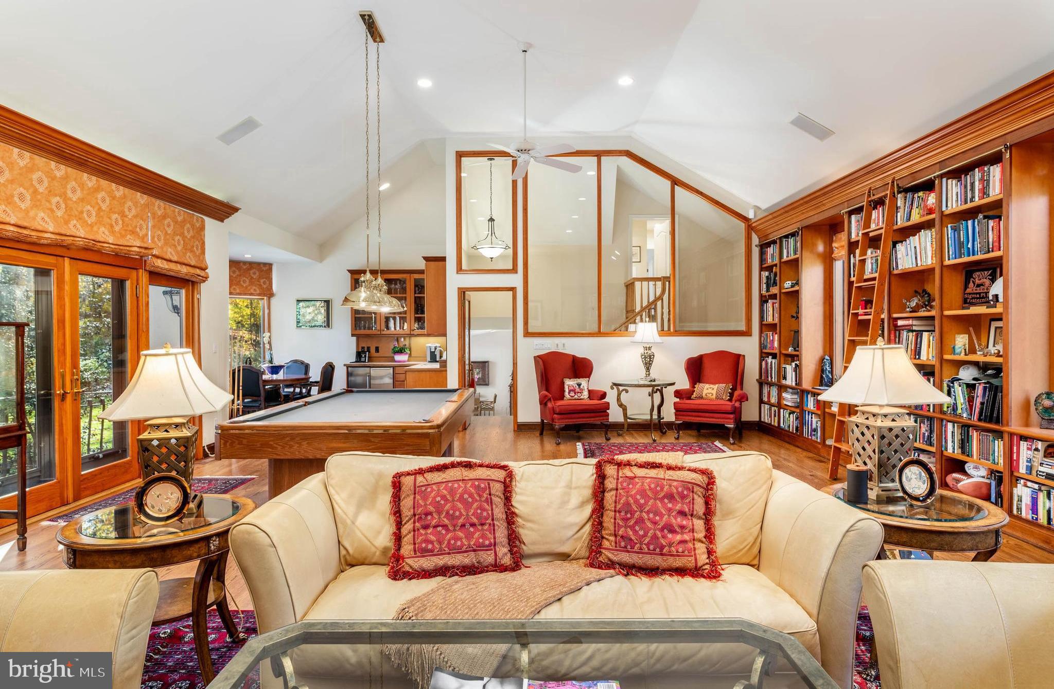 1075 Green Valley Rd