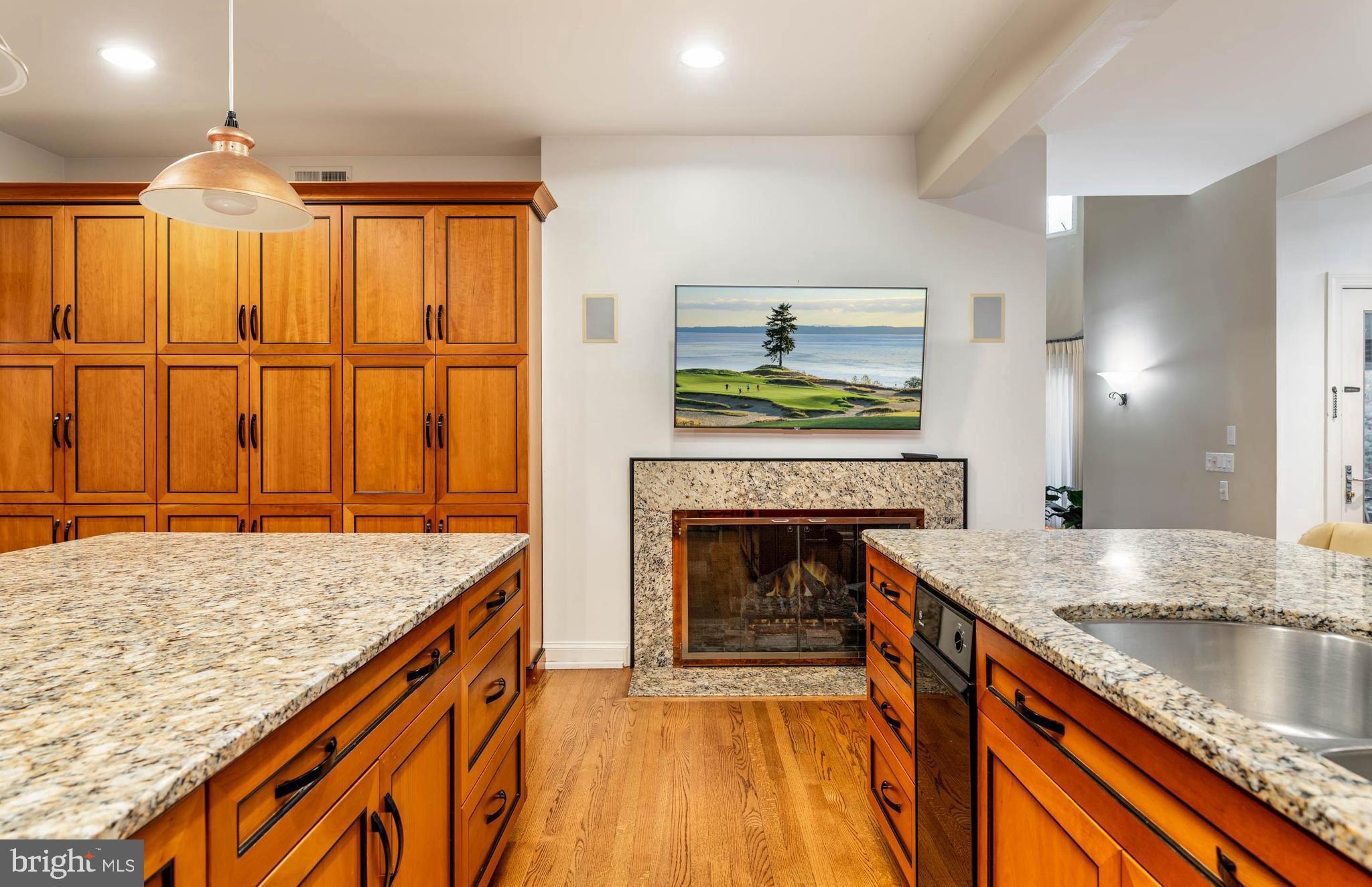 1075 Green Valley Rd