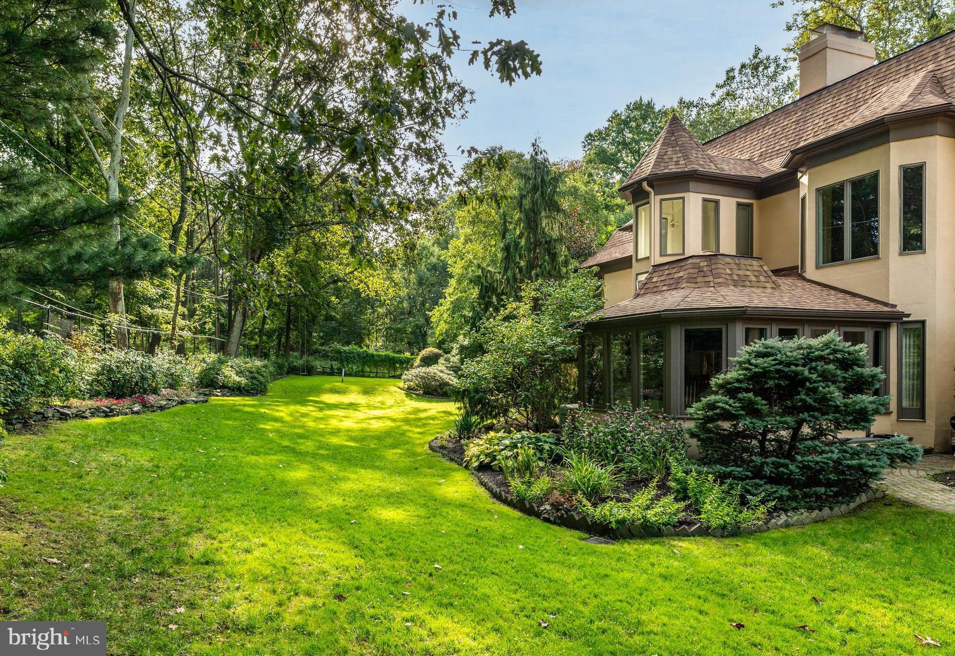 1075 Green Valley Rd