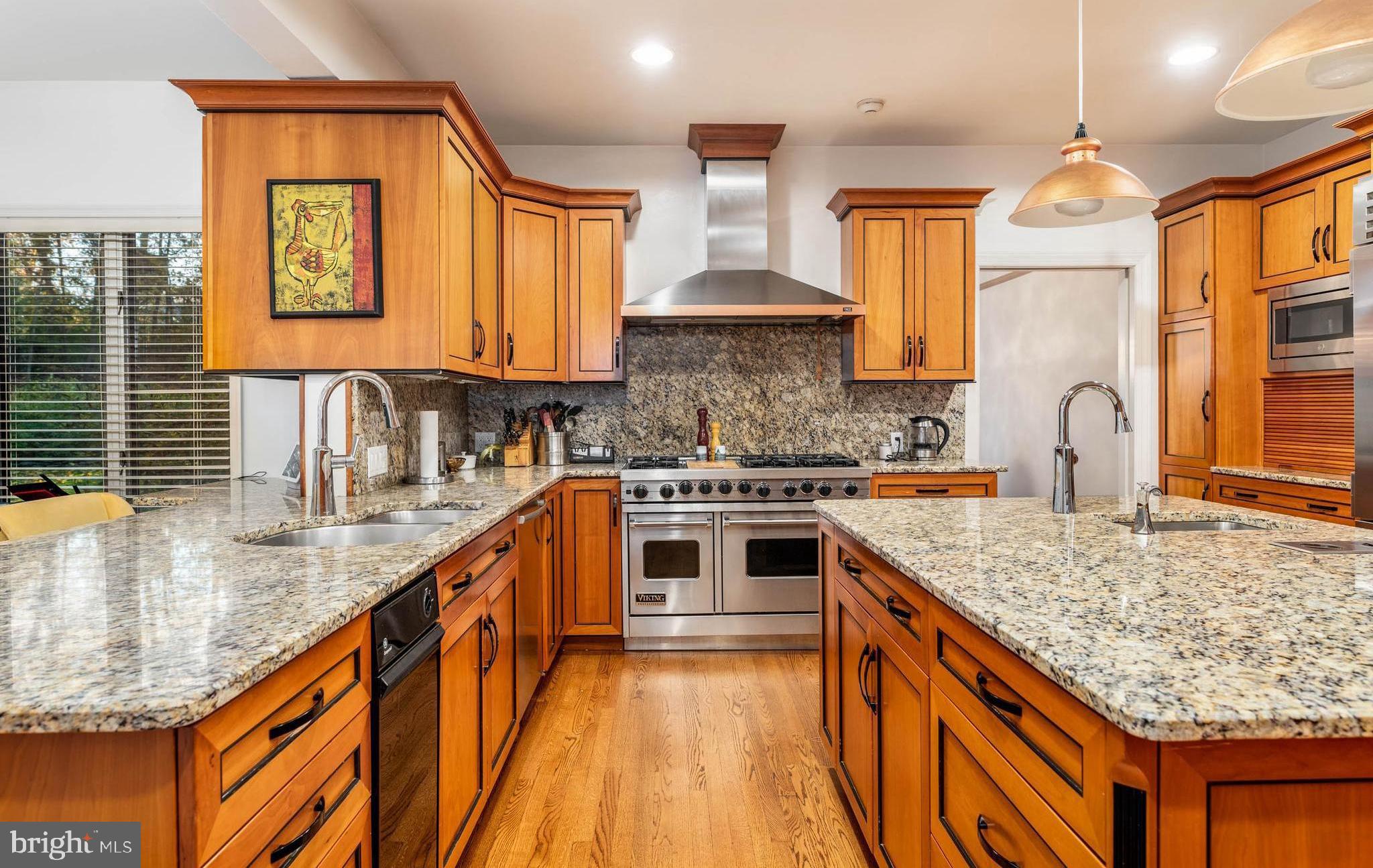 1075 Green Valley Rd