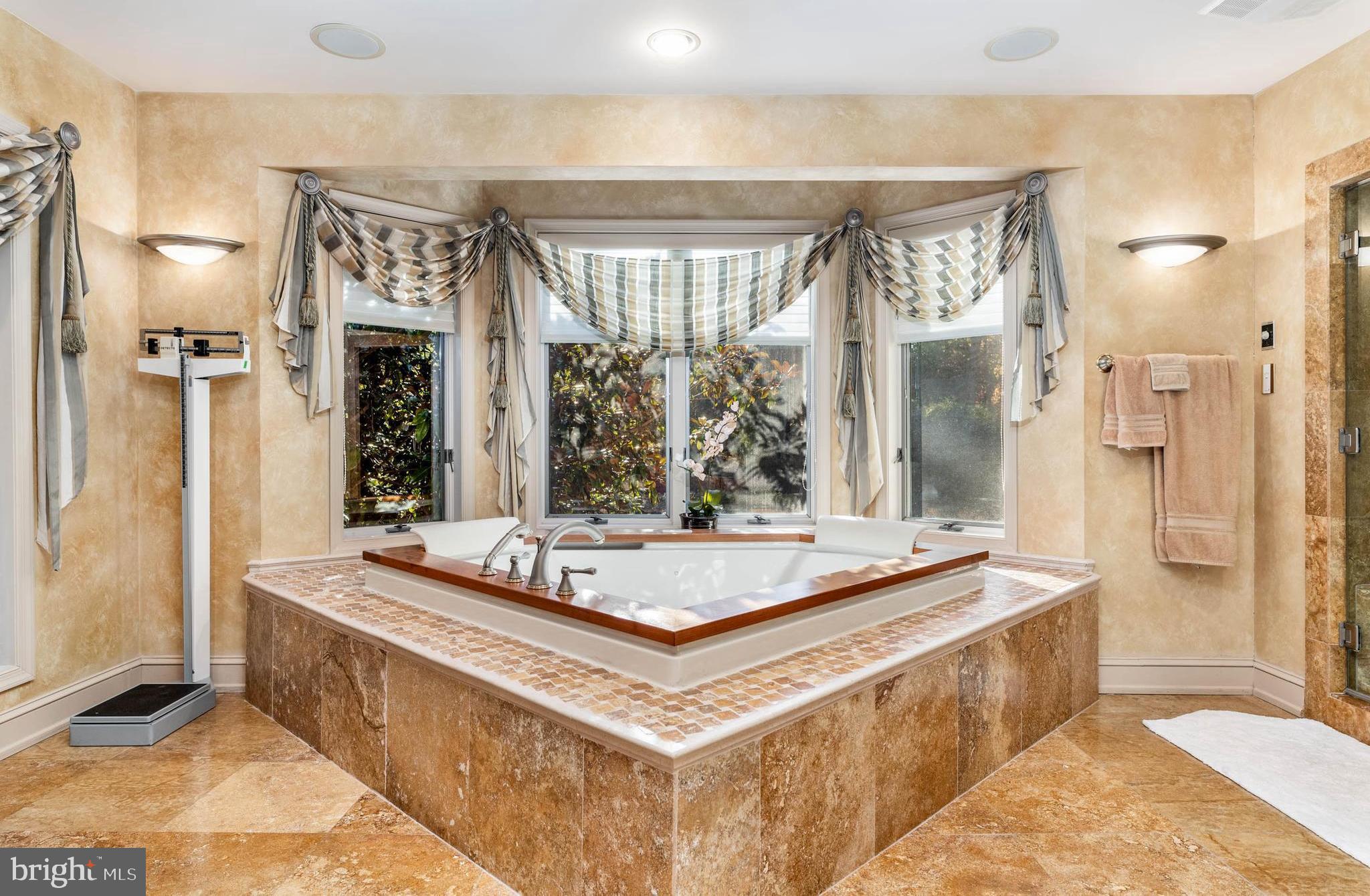 1075 Green Valley Rd