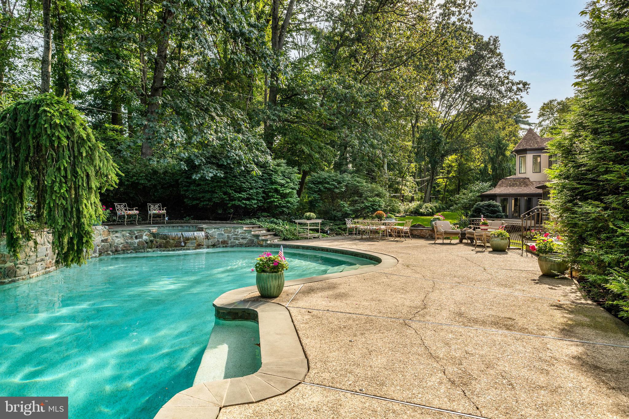 1075 Green Valley Rd