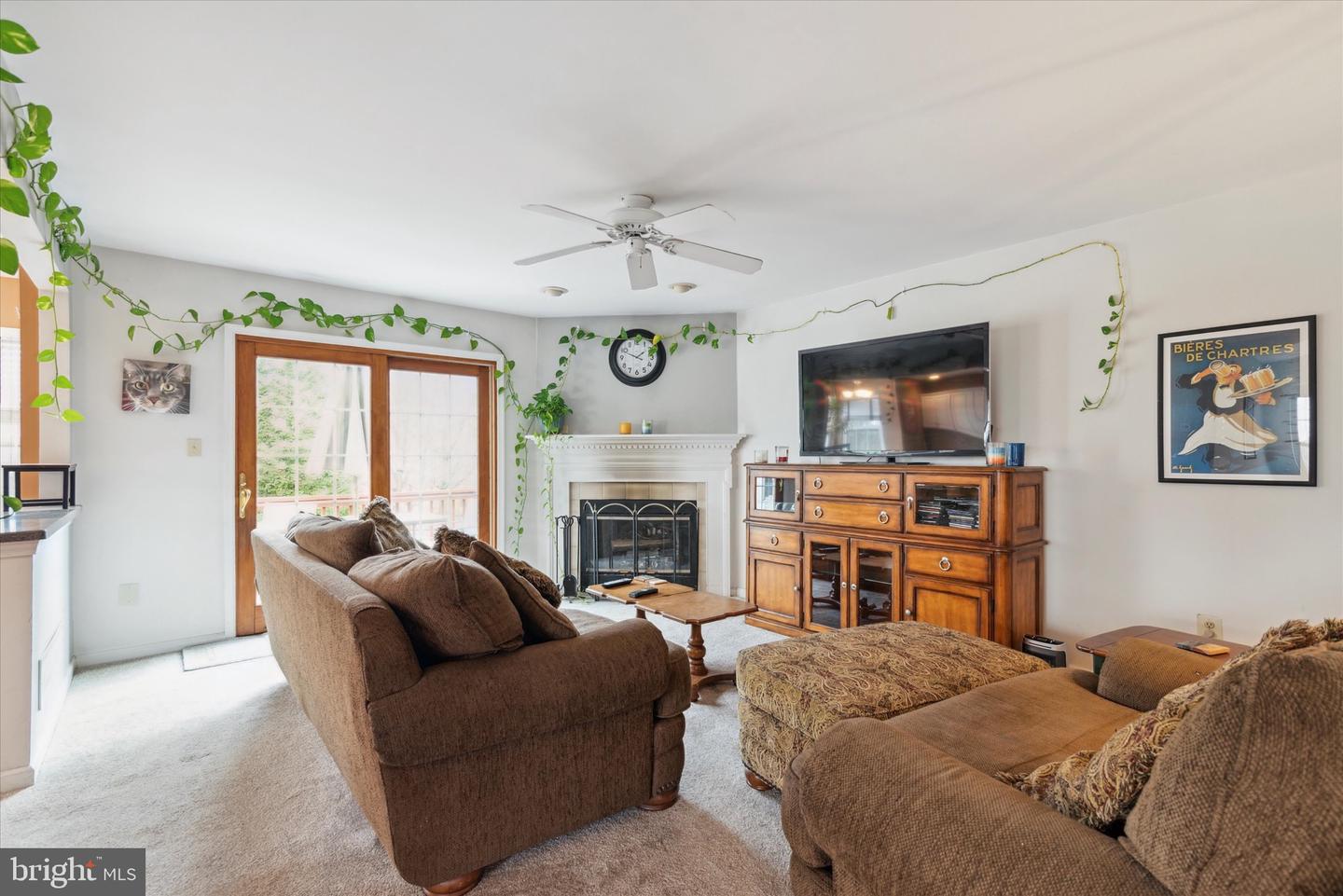 174 Canterbury Ln