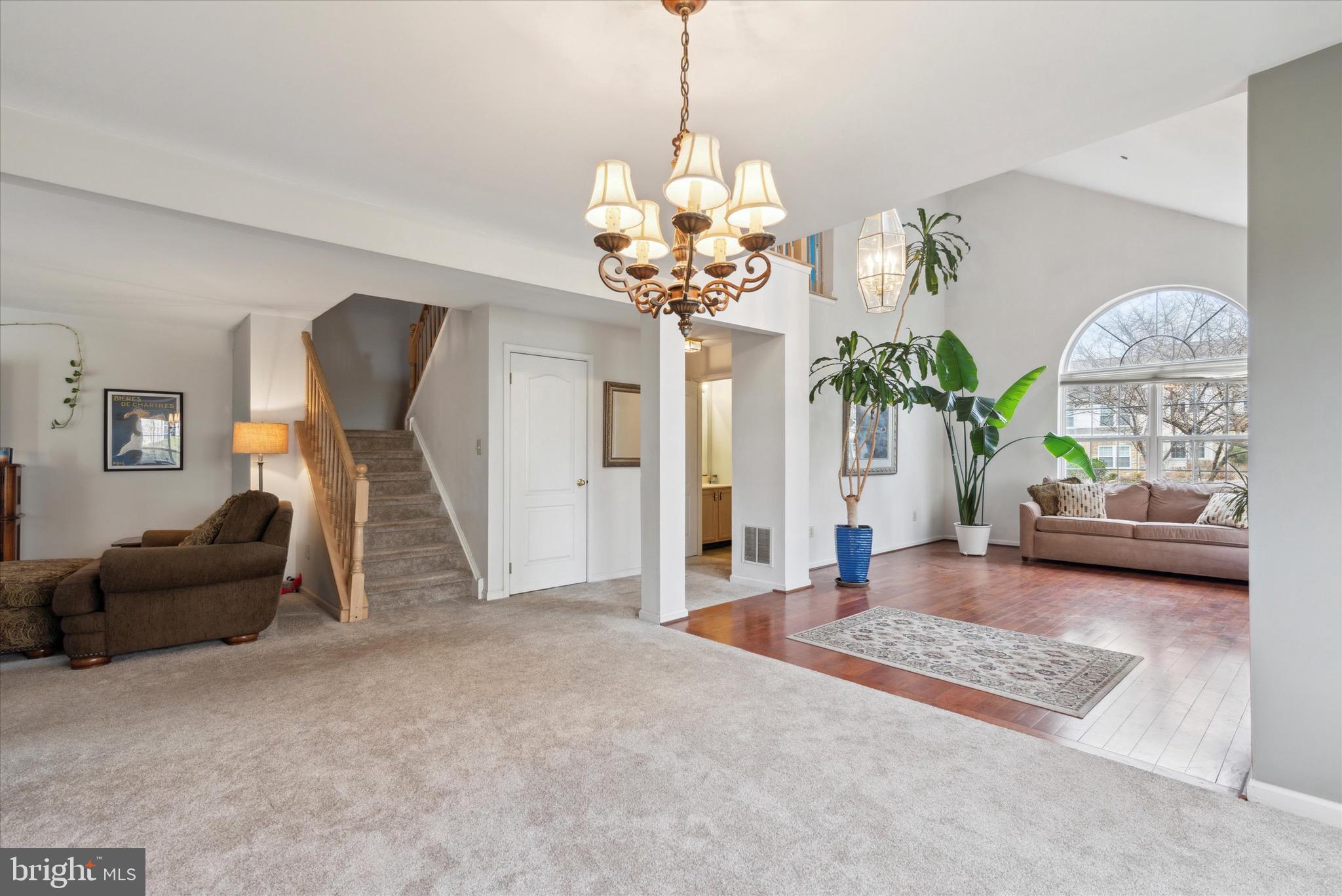 174 Canterbury Ln