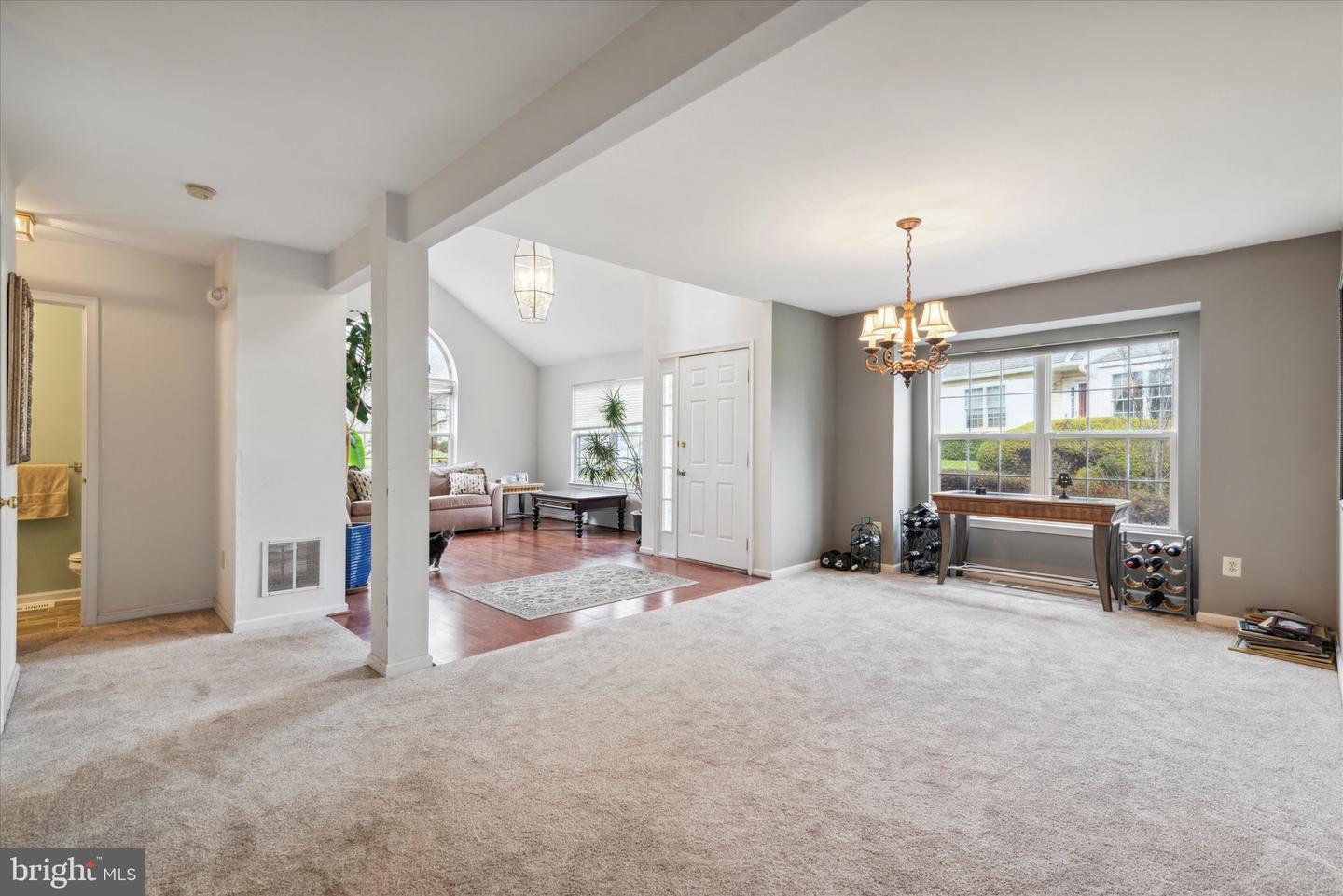 174 Canterbury Ln