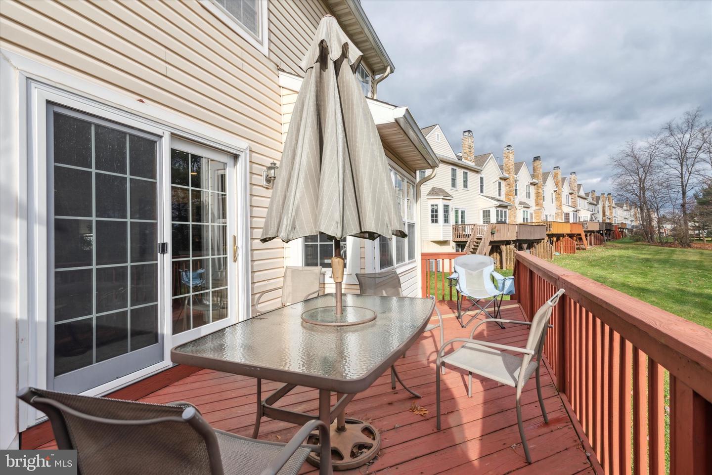 174 Canterbury Ln