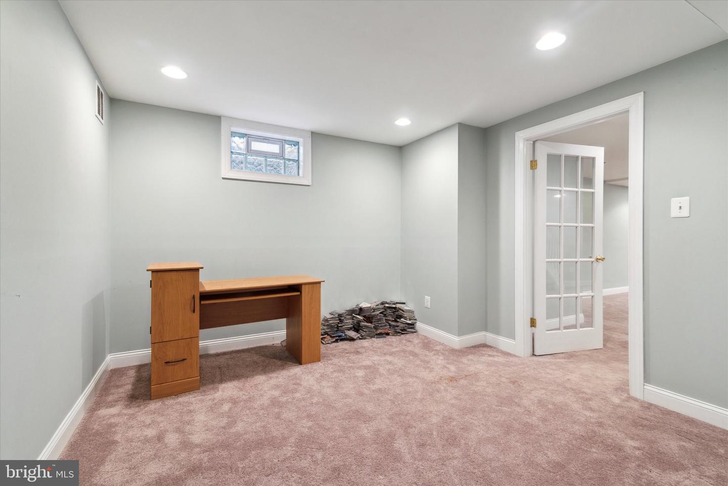 174 Canterbury Ln