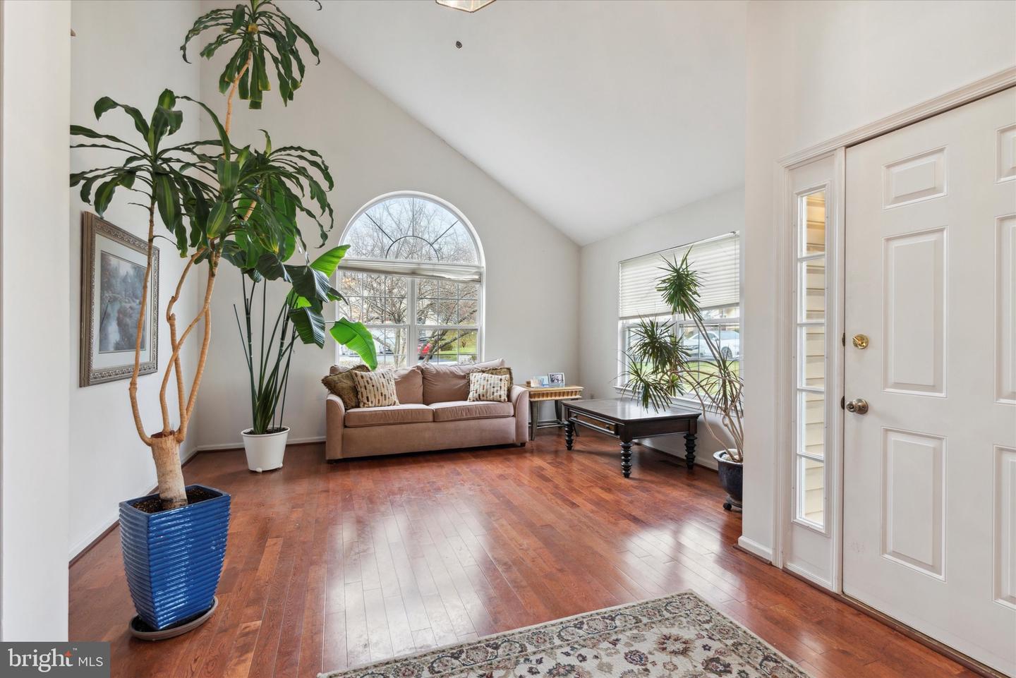 174 Canterbury Ln