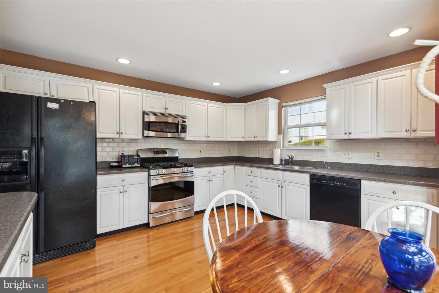 174 Canterbury Ln