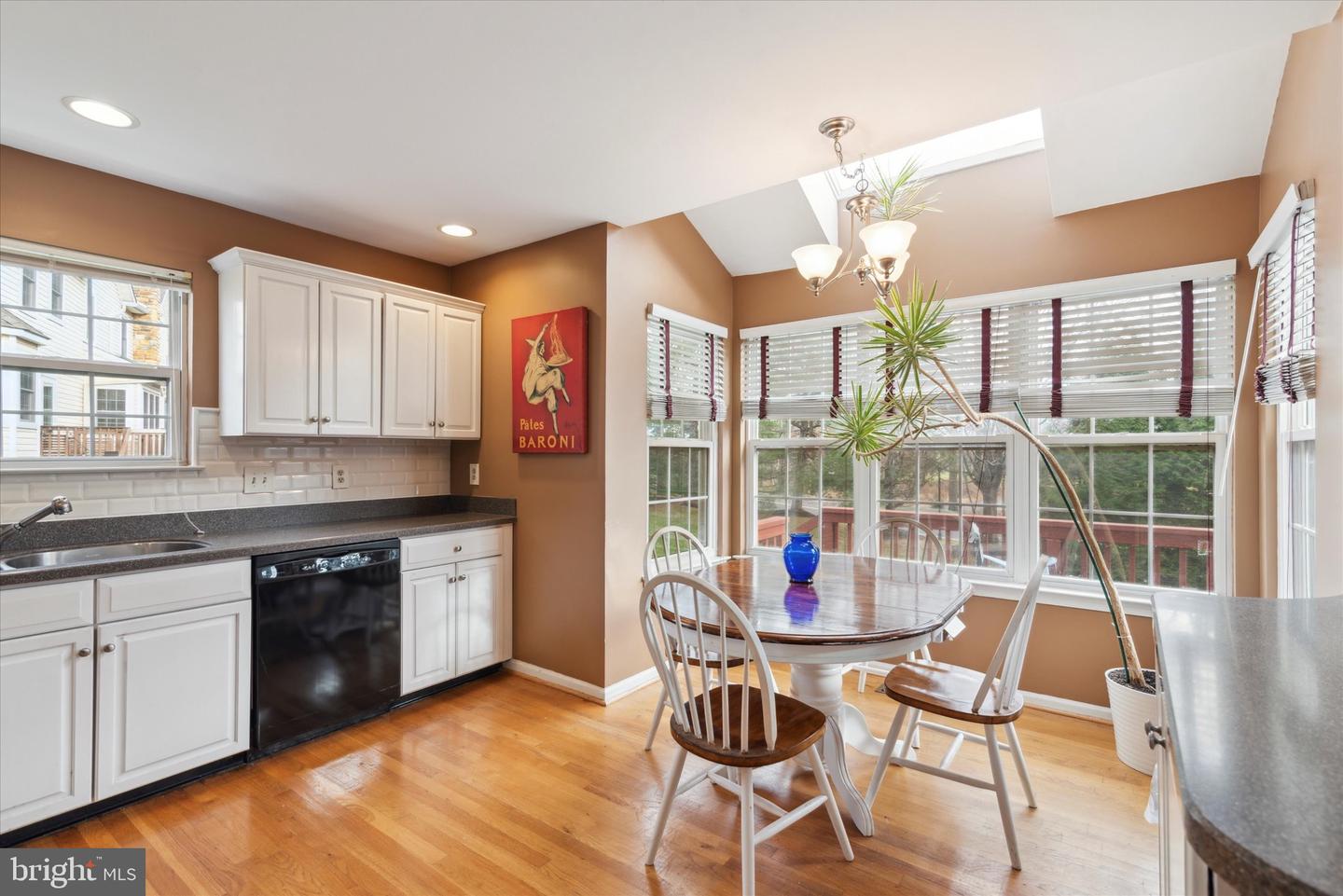 174 Canterbury Ln