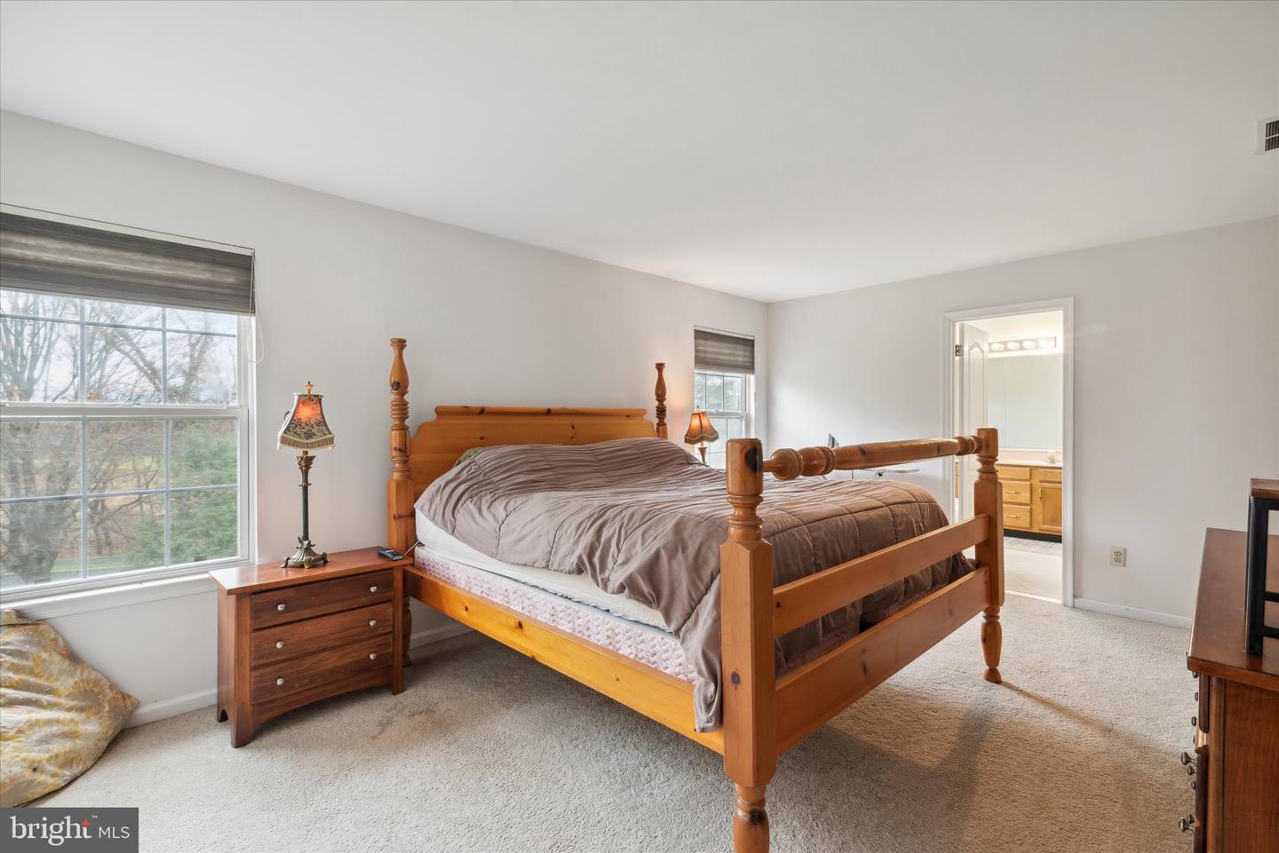 174 Canterbury Ln