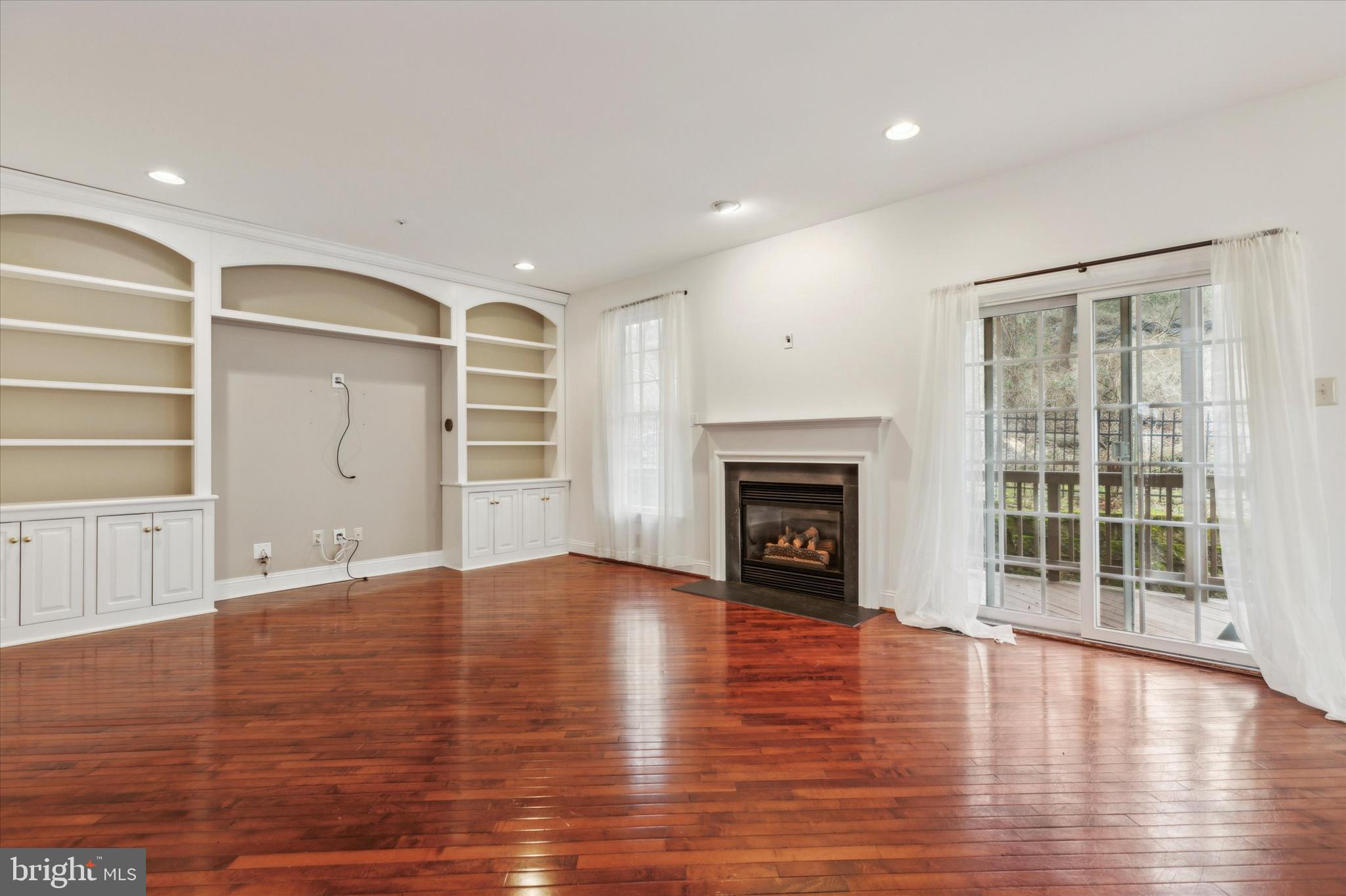 409 Merion Hill Ln