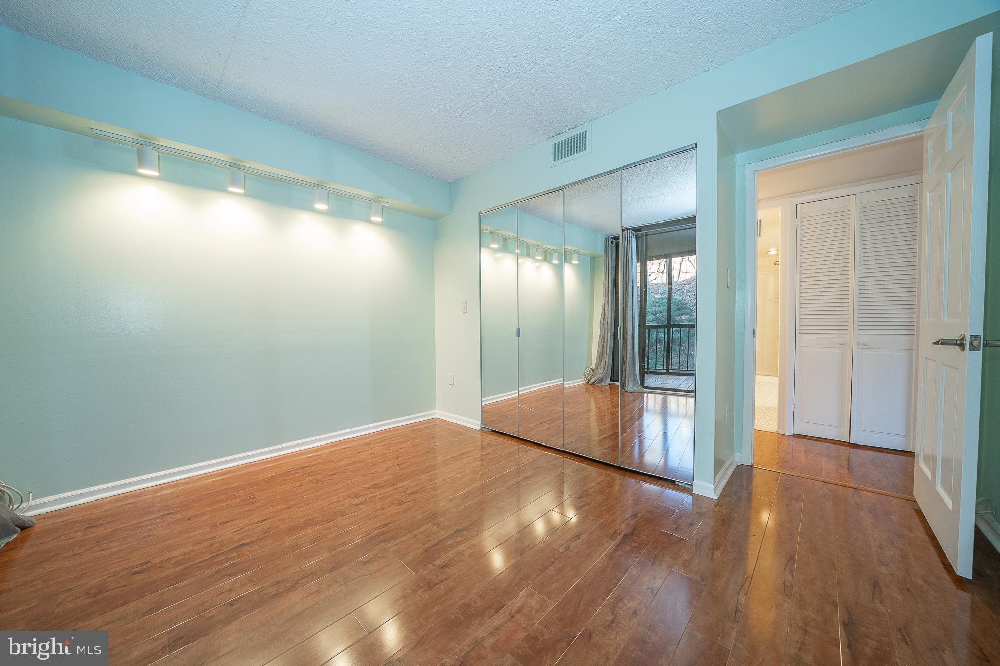 19 ROCK HILL RD #2-B
