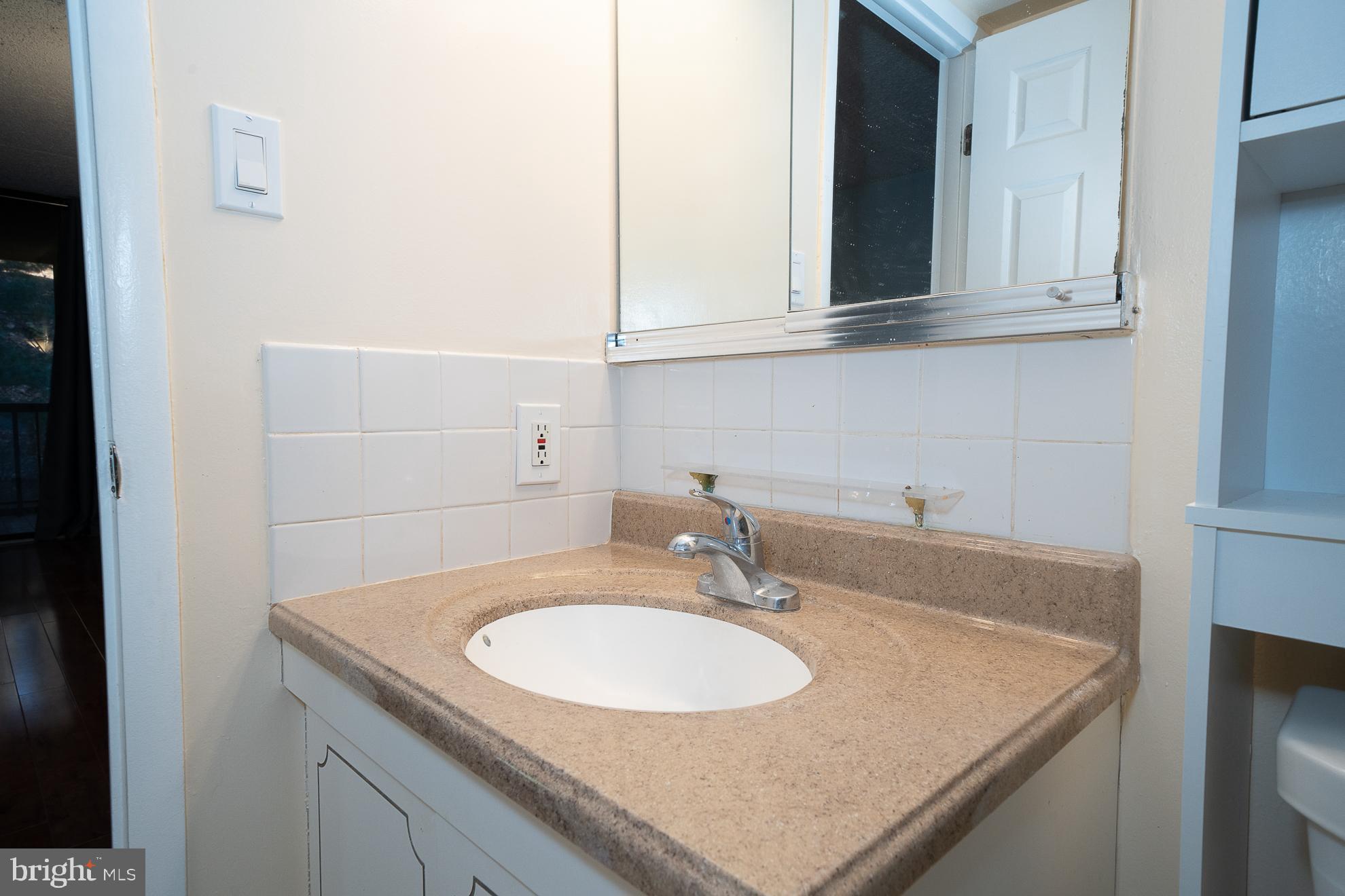 19 ROCK HILL RD #2-B