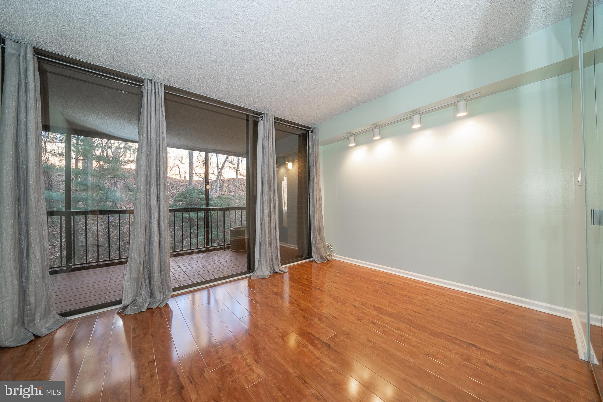 19 ROCK HILL RD #2-B