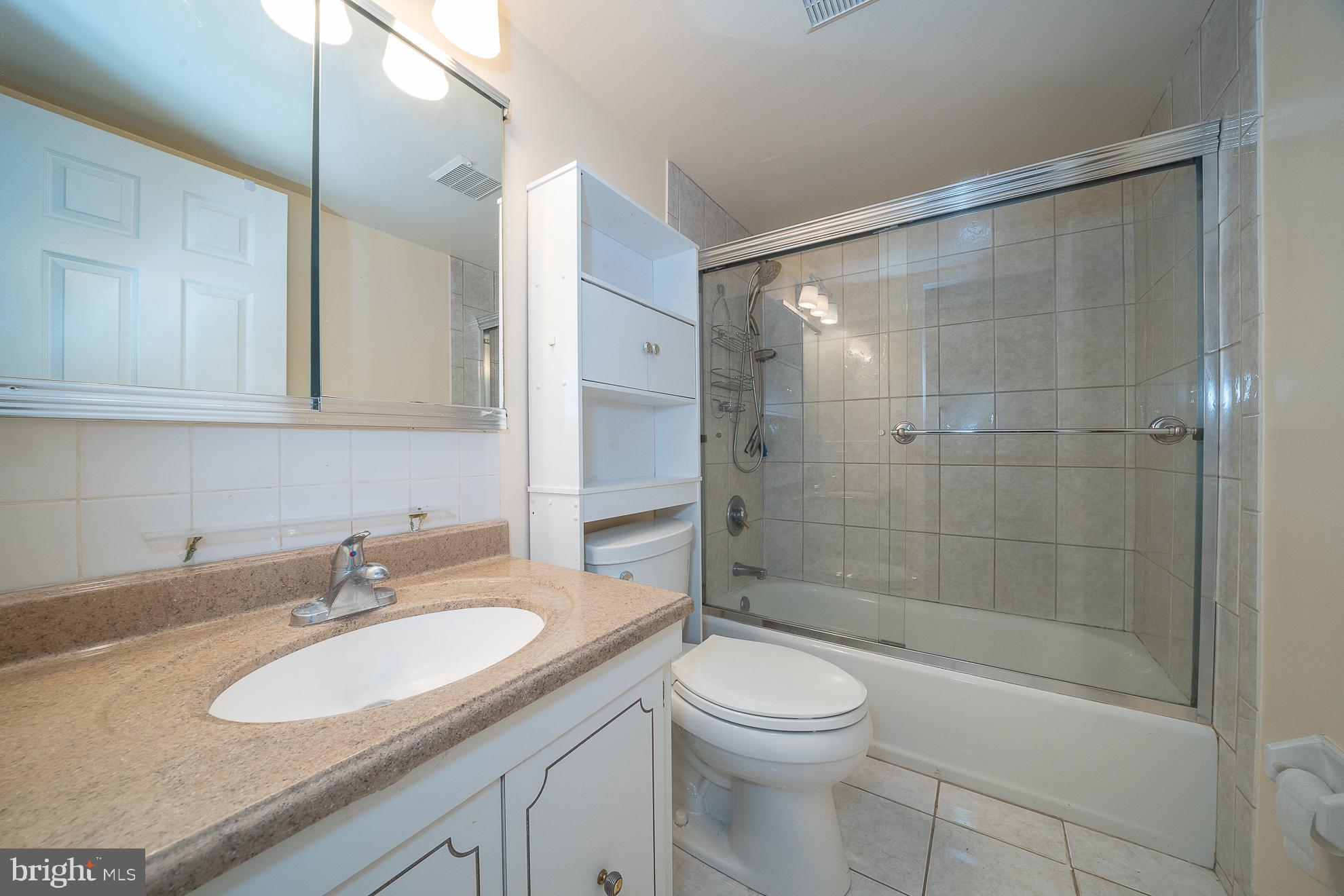 19 ROCK HILL RD #2-B