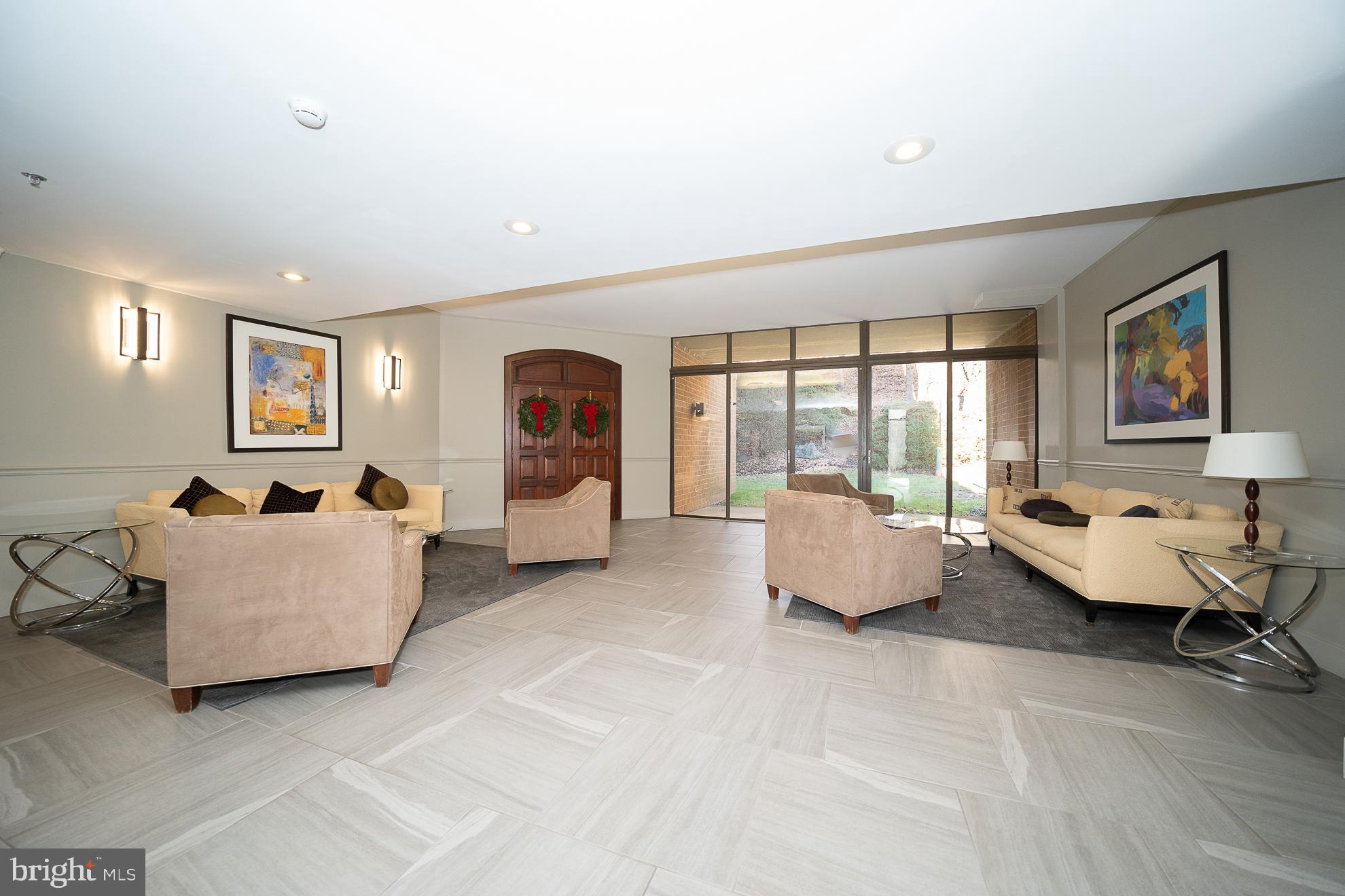 19 ROCK HILL RD #2-B